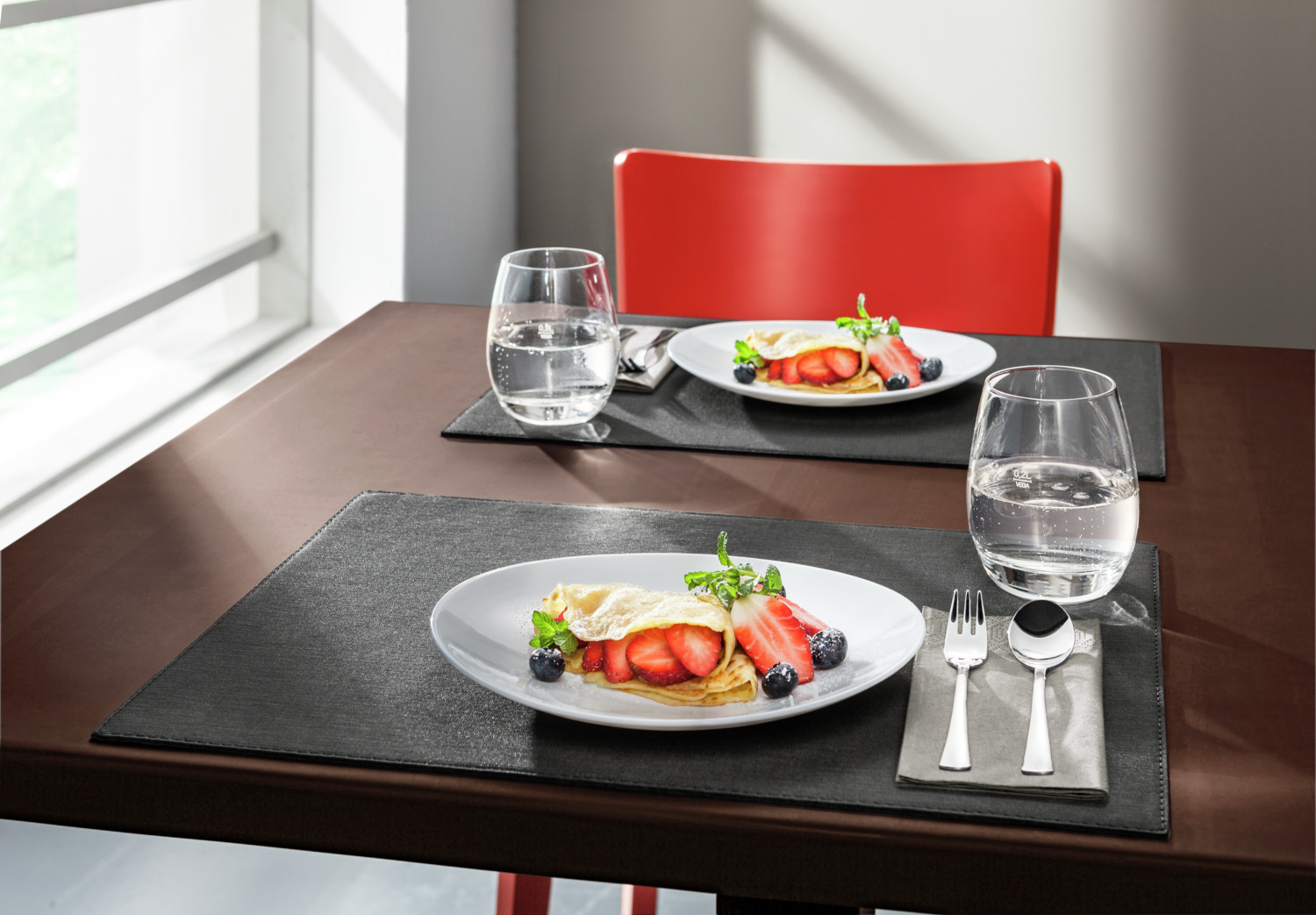 Bormioli Rocco Prometeo Oval Flat Plate, Tempered Glass, White, 22 x 19.5 x 2.6 cm, Stackable, Microwave and Dishwasher Safe, Grooved Edges