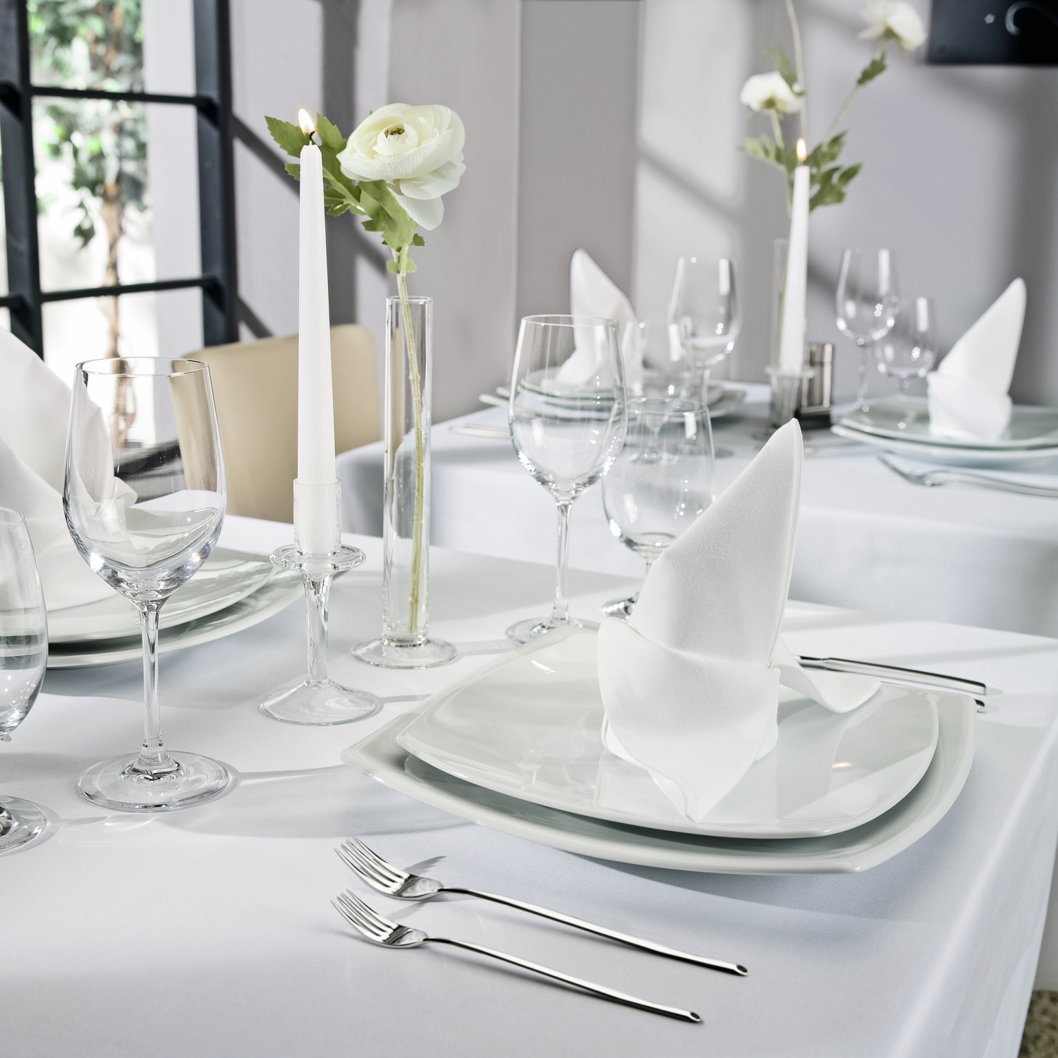 VEGA Bali Square Flat Plate, White Porcelain, 24 x 24 x 1.6 cm, Dishwasher and Microwave Safe