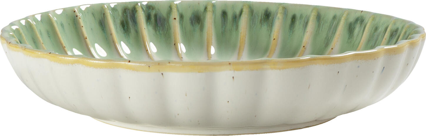VEGA LUSINI Solutions GmbH Plate Flora deep Teller Flora tief Plate Flora deep; 300 ml, 23x4.6 cm (ØxH); green/beige; round; 4 piece / pack Teller Flora tief; 300 ml, 23x4.6 cm (ØxH); grün/beige; rund; 4 Stück / Pack The deep porcelain plates in the Flora range with a capacity of 300 ml are designed for contemporary dishes with sauce, bowls or smaller pasta and starter concepts. The rimless shape without a rim creates a clear, modern look that puts the dish centre stage and supports a minimalist presentation. The floral relief of the range blends harmoniously into the flowing shape and gives the plate structure without compromising on functionality. The depth supports clean plating and serving and is particularly suitable for à la carte service as well as for menu concepts with graduated portion sizes. Made from robust porcelain, the deep florate plates are dishwasher-safe and microwave-safe and therefore fulfil the requirements of everyday professional kitchen and service. Advantages & features: * deep porcelain plate without rim * 300 ml capacity * suitable for bowls, pasta, starters and sauce dishes * floral relief design * dishwasher-safe and microwave-safe Die tiefen Porzellan?Teller der Serie Flora mit 300 ml Fassungsvermögen sind für zeitgemäße Gerichte mit Sauce, Bowls oder kleinere Pasta? und Vorspeisenkonzepte konzipiert. Durch die randlose Form ohne Fahne entsteht eine klare, moderne Optik, die das Gericht in den Mittelpunkt stellt und eine reduzierte Präsentation unterstützt. Das florale Relief der Serie fügt sich harmonisch in die fließende Form ein und verleiht dem Teller Struktur, ohne die Funktionalität zu beeinträchtigen. Die Tiefe unterstützt sauberes Anrichten und Servieren und eignet sich besonders für den à?la?carte?Service sowie für Menükonzepte mit abgestuften Portionsgrößen. Gefertigt aus robustem Porzellan sind die tiefen Florateller spülmaschinenfest und mikrowellengeeignet und erfüllen damit die Anforderungen des professionellen Küchen? und Servicealltags. Vorteile & Eigenschaften: * tiefer Porzellan?Teller ohne Rand * 300 ml Fassungsvermögen * geeignet für Bowls, Pasta, Vorspeisen und Saucengerichte * florales Reliefdesign * spülmaschinenfest und mikrowellengeeignet