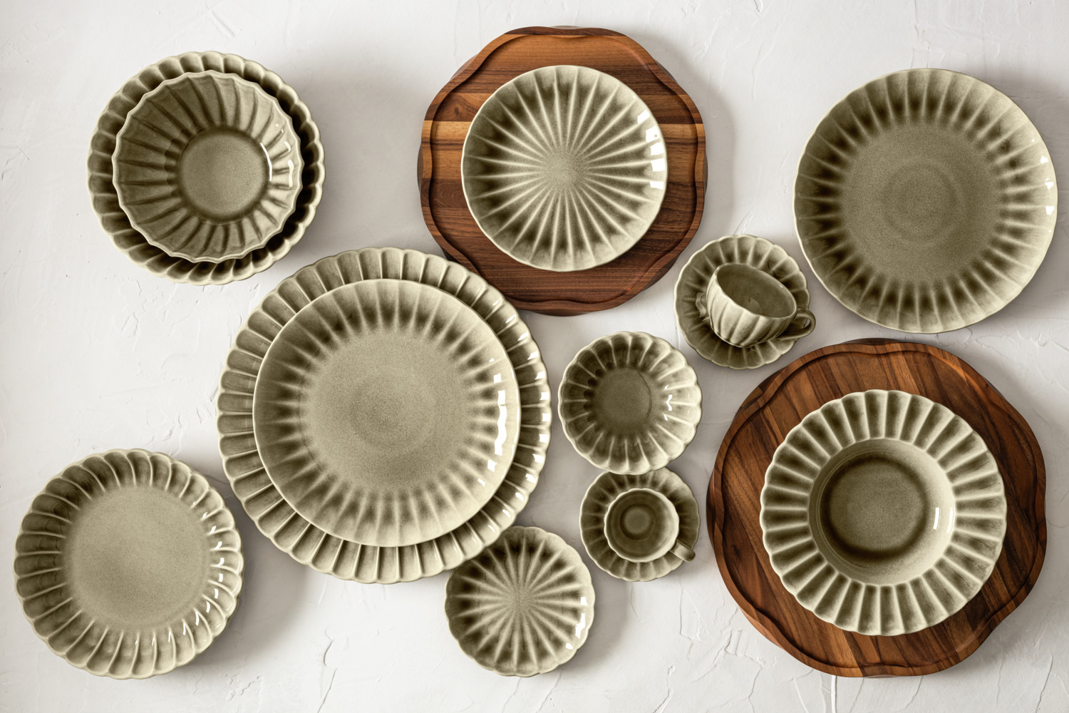 VEGA Flora Deep Plate, 23 cm Porcelain Pasta Bowl with Floral Relief, Grey, Dishwasher and Microwave Safe, 300 ml