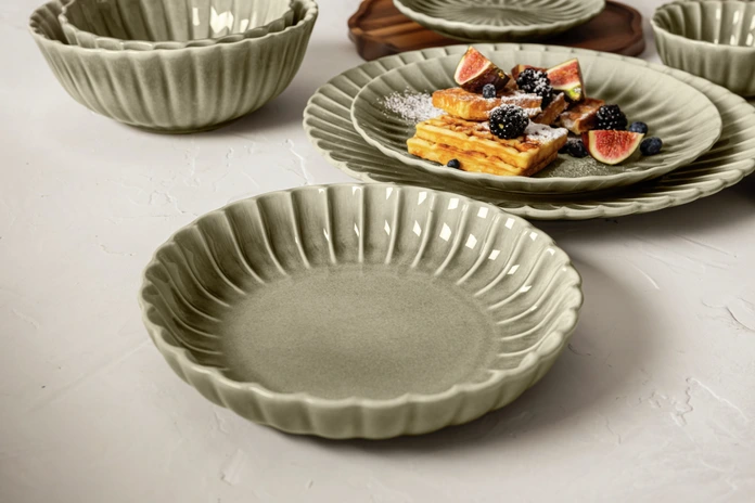 VEGA Flora Deep Plate, 23 cm Porcelain Pasta Bowl with Floral Relief, Grey, Dishwasher and Microwave Safe, 300 ml