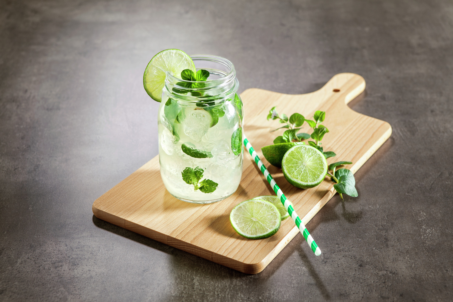 VEGA Rusty Rectangular Serving Board, Oiled Beech Wood, 32.5 x 19.5 x 1.2 cm, Integrated Handle with Hanging Hole, Food-Safe