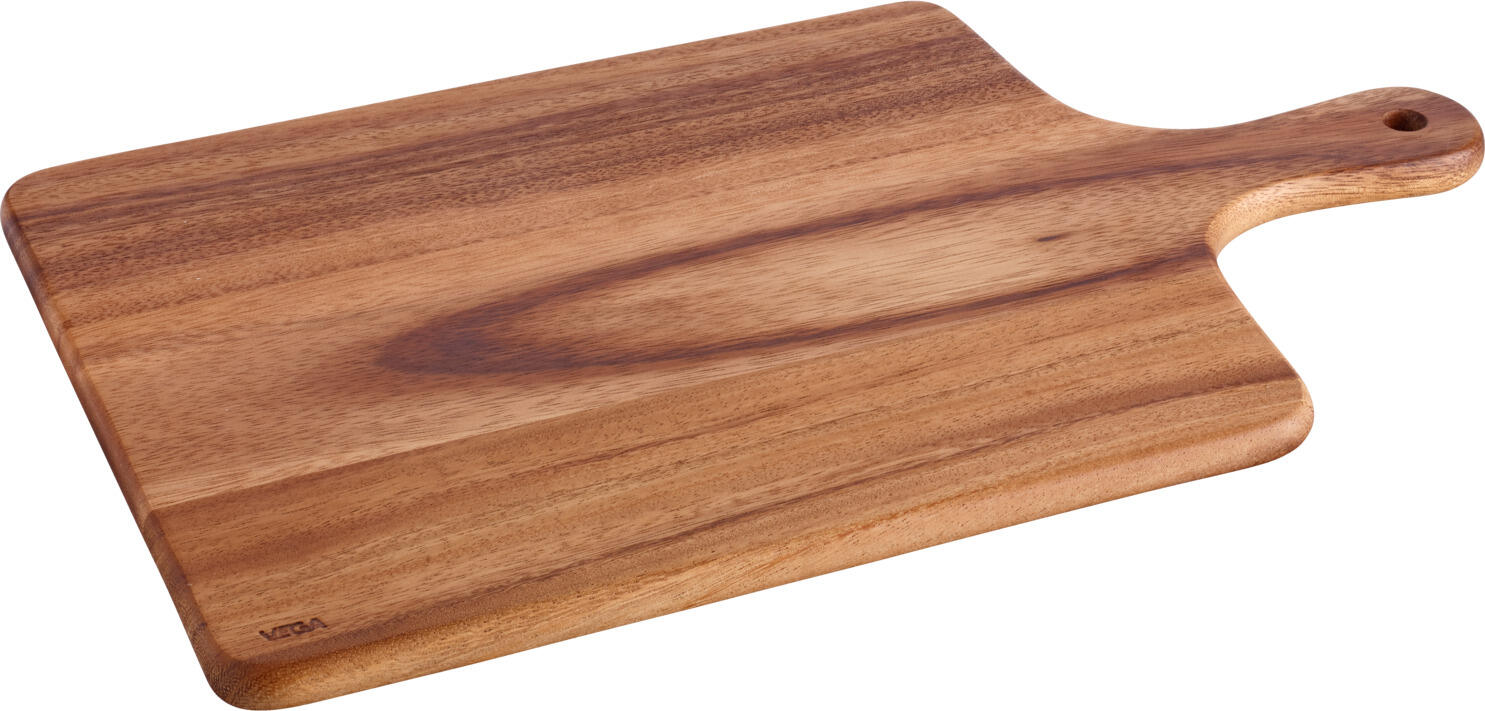 VEGA LUSINI Solutions GmbH Serving board Rusty rectangular Servierbrett Rusty rechteckig Serving board Rusty rectangular; 28.5x24.5x1.2 cm (LxWxH); acaia-brown; rectangular Servierbrett Rusty rechteckig; 28.5x24.5x1.2 cm (LxBxH); akazie braun; rechteckig This high-quality serving board, made from oiled beech or acacia wood, impresses with its natural look and robust construction. The practical handle with a hanging hole ensures comfortable handling and space-saving storage. The wooden board is food-safe and is ideal for stylishly serving food, bread, cheese, antipasti or finger food. On request, the serving board can be individually engraved, making it an excellent gift idea for weddings, birthdays or corporate gifts. All dimensions refer to the board without the handle. Product details: * Serving board made from oiled beech or acacia wood * Practical handle with hanging hole * Food-safe * Can be personalised with an engraving * Not dishwasher-safe – hand washing recommended Dieses hochwertige Speisenbrett aus geöltem Buchen- oder Akazienholz überzeugt durch seine natürliche Optik und robuste Verarbeitung. Der praktische Griff mit Aufhängeloch sorgt für eine komfortable Handhabung und eine platzsparende Aufbewahrung. Das Holzbrett ist lebensmittelecht und eignet sich ideal zum stilvollen Servieren von Speisen, Brot, Käse, Antipasti oder Fingerfood. Auf Wunsch kann das Servierbrett individuell graviert werden und ist damit auch eine hervorragende Geschenkidee für Hochzeiten, Geburtstage oder Firmenpräsente. Alle Maßangaben beziehen sich auf das Brett ohne Griff. Produktdetails: * Speisenbrett aus geöltem Buchen- oder Akazienholz * Praktischer Griff mit Aufhängeloch * Lebensmittelecht * Individuell gravierbar * Nicht spülmaschinengeeignet – Handwäsche empfohlen