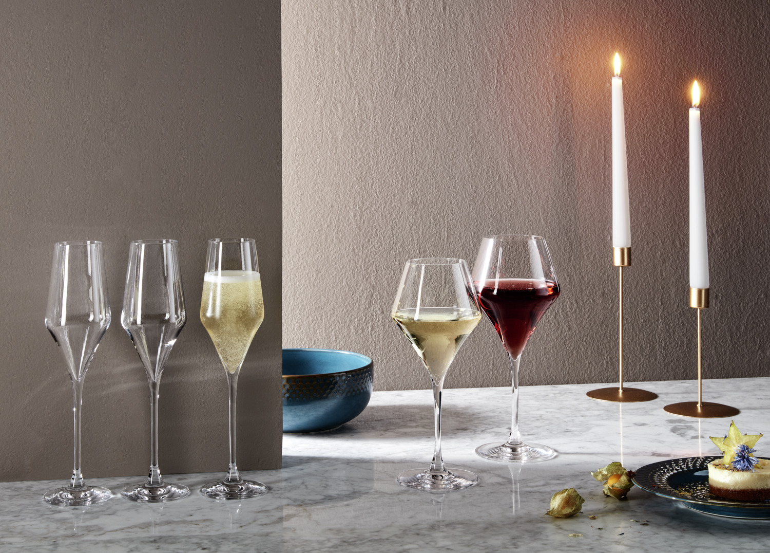 Vega Society Red Wine Glass, 500ml Fine Crystal Glass, 23cm Height, Angular Geometric Design, Polished Rim, Dishwasher Safe
