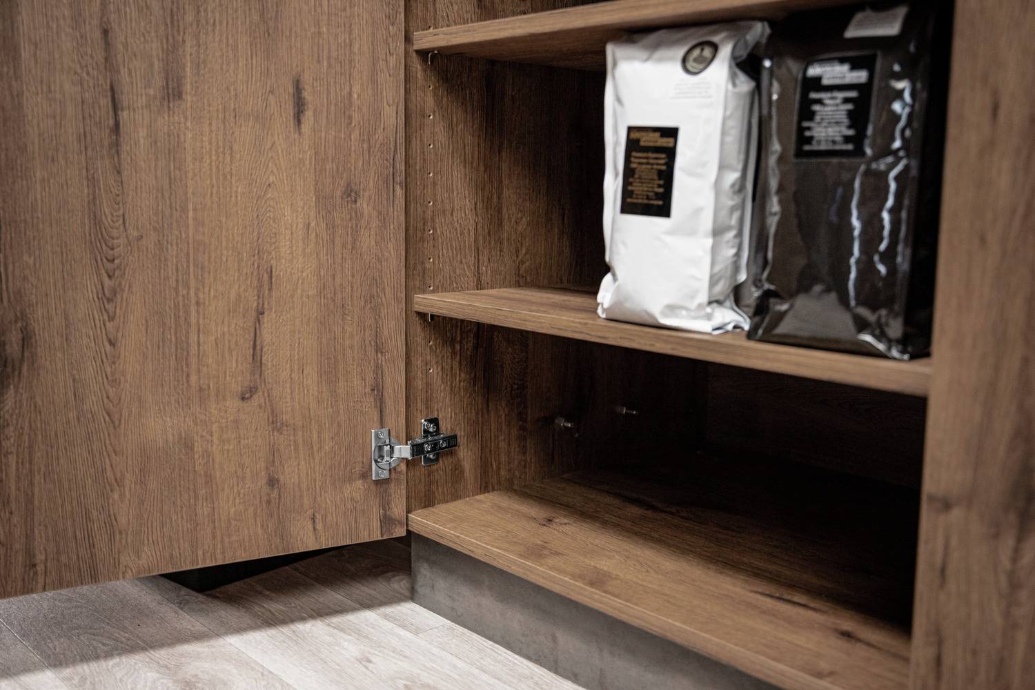 VEGA Baristo Basic Serving Station, Antique Oak Wood-based Panels, 110x61x99.5 cm, 80kg Load, 20L Waste Bin, Integrated Waste Flap, Professional Service Point