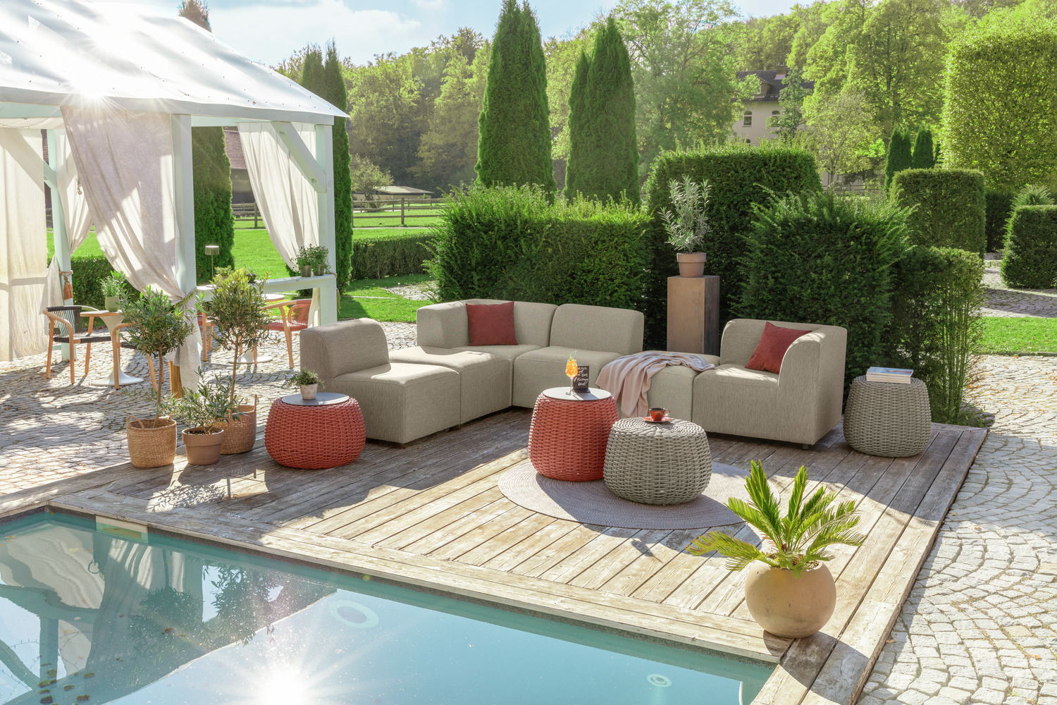 VEGA Tavano Outdoor Pouf and Side Table 2-in-1, Rope Wicker, Aluminium Frame, Grey Mottled, 55cm Diameter, Weatherproof UV-Resistant