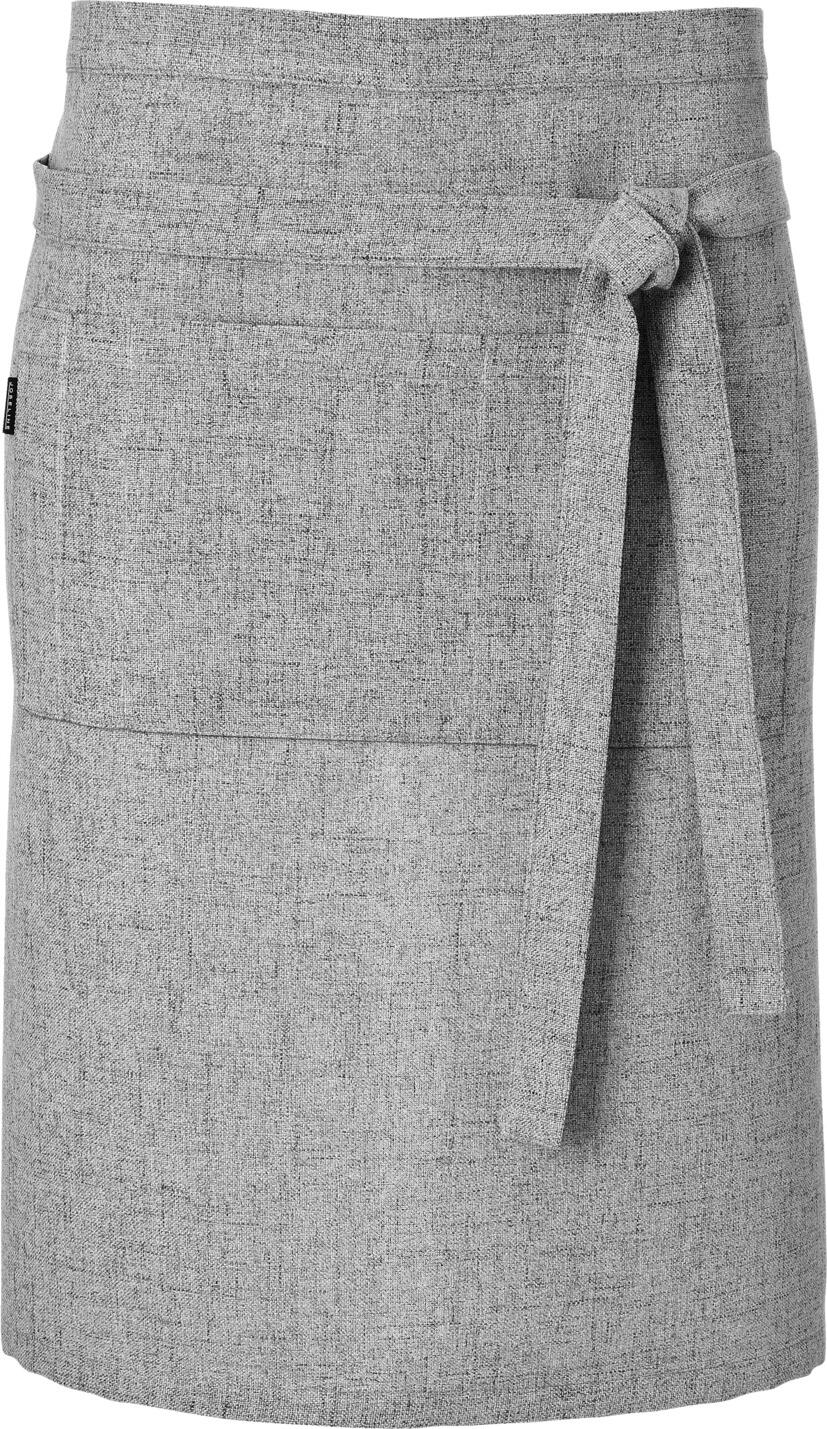 JOBELINE LUSINI Solutions GmbH Apron Mora 60x100 cm (LxW) Schürze Mora 60x100 cm (LxB) Apron Mora 60x100 cm (LxW); 60x100 cm (LxW); light-grey Schürze Mora 60x100 cm (LxB); 60x100 cm (LxB); hellgrau 100% polyester. 200 g/m². 60°C wash. Stylish apron in linen look with two-section front pocket and two pen pockets made of wrinkle-resistant and easy-care polyester. The apron can be adjusted in width by means of a waistband. Pocket dimensions: 2 pockets each 21x15 cm and 2 pen pockets each 21x3.5 cm (LxW). 100 % Polyester. 200 g/m². 60°-Wäsche. Stylische Schürze im Leinen-Look mit zweigeteilter Vordertasche und zwei Stifttaschen aus knitterarmen und pflegeleichtem Polyester. Der Vorbinder lässt sich mittels Taillenband in der Weite regulieren. Taschenmaße: 2 Taschen je 21x15 cm und 2 Stifttaschen je 21x3,5 cm (LxB)