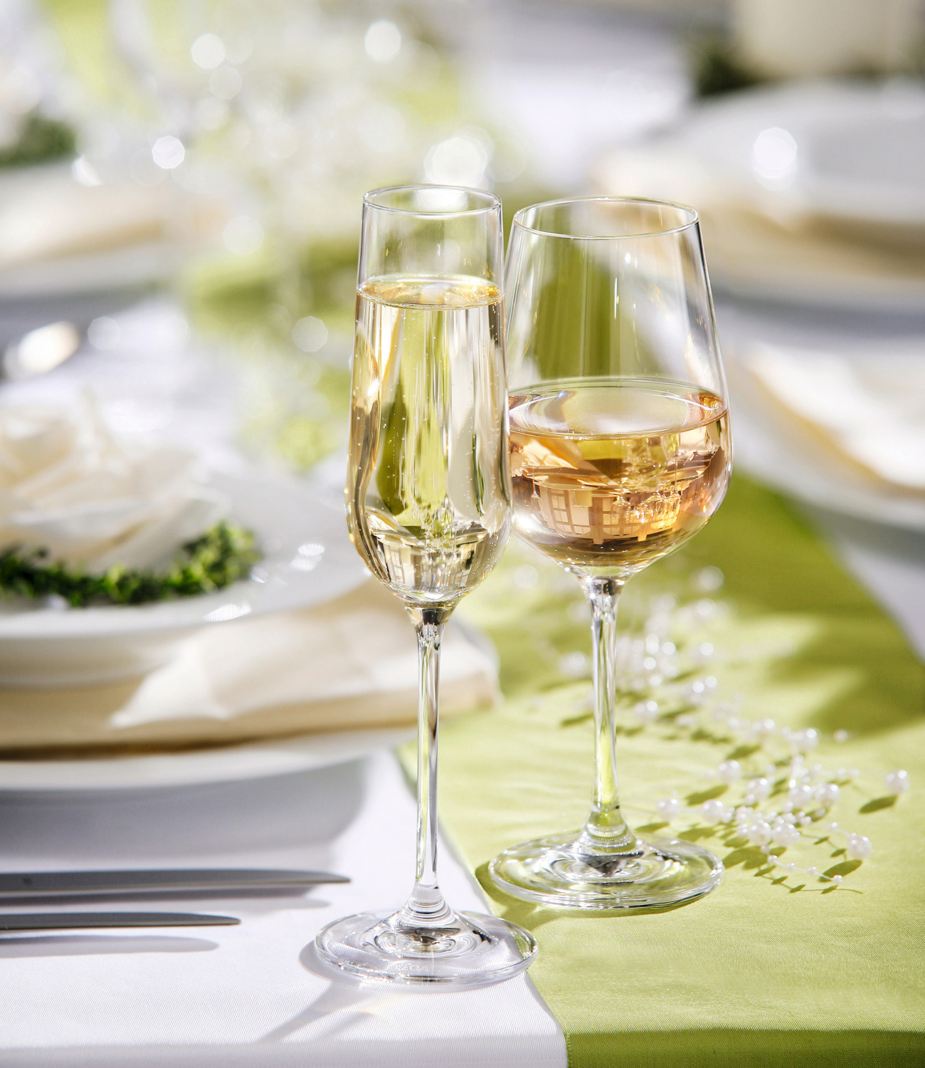 VEGA LUSINI Solutions GmbH Rosé wine glass Medina without filling line Roséweinglas Medina ohne Eichstrich Rosé wine glass Medina without filling line; 360 ml, 5.8x21.8 cm (ØxH); transparent; 6 piece / pack Roséweinglas Medina ohne Eichstrich; 360 ml, 5.8x21.8 cm (ØxH); transparent; 6 Stück / Pack The Medina rosé wine glass combines elegant design with functional perfection - ideal for professional use in the catering trade. Made from high-quality crystal glass, it impresses with its brilliant clarity, fine wall thickness and pleasantly thin rim. Dishwasher safe. Das Roséweinglas Medina vereint elegante Formgebung mit funktionaler Perfektion – ideal für den professionellen Einsatz in der Gastronomie. Gefertigt aus hochwertigem Kristallglas, überzeugt es durch seine brillante Klarheit, feine Wandstärke und einen angenehm dünnen Mundrand. Spülmaschinenfest.