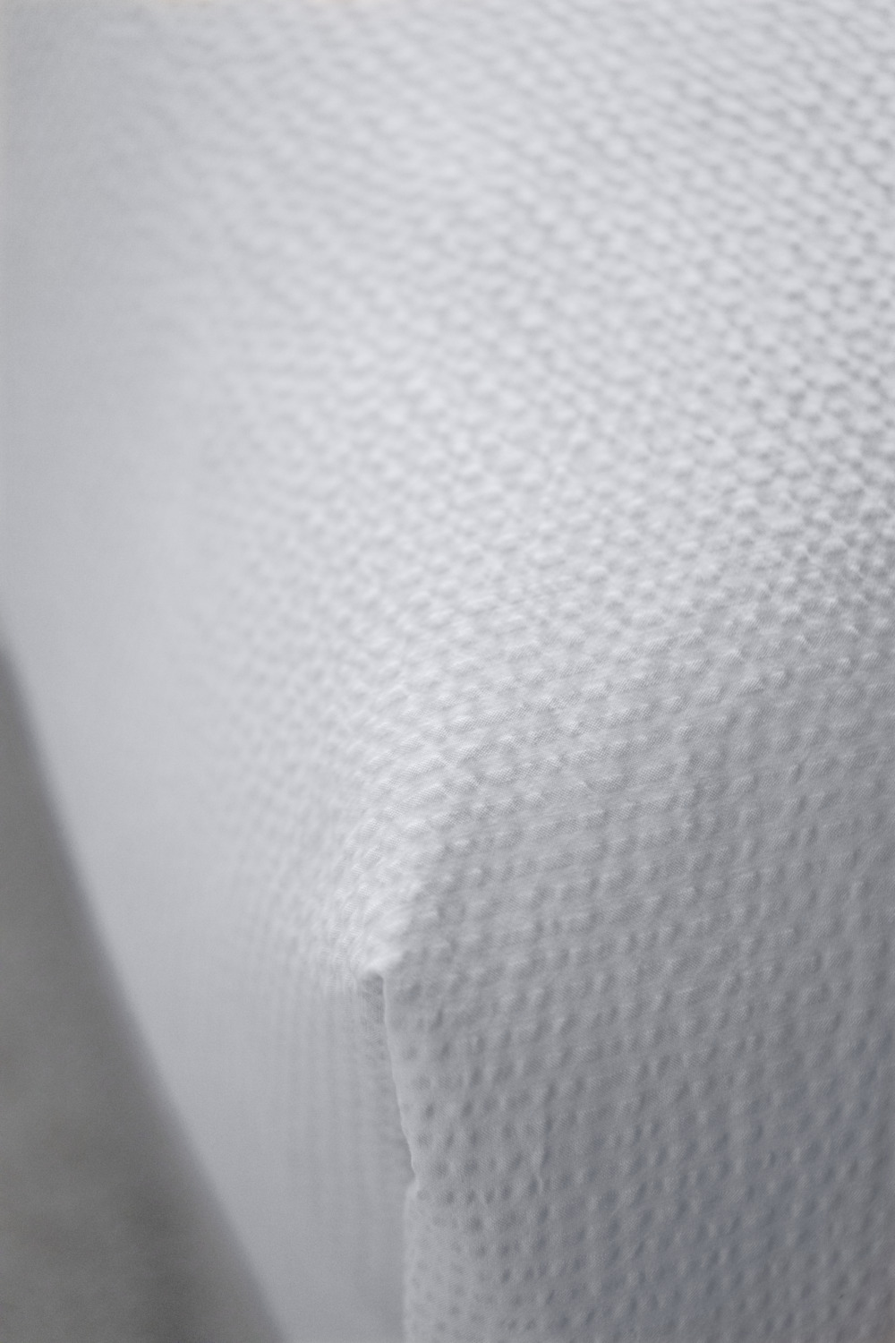 Husa pentru pilota ERWIN M. LUSINI Avellino, 100% bumbac seersucker, 135 x 200 cm, Alb, Fara ironizare, Respirabila, OEKO-TEX Standard 100, Fixare Hotel
