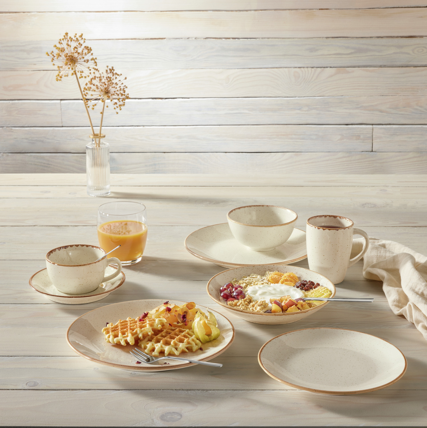 VEGA Sidina Organic Porcelain Flat Plate, Irregular Artisan Shape, Beige, 27.5 x 21 cm, Dishwasher and Microwave Safe, Professional Catering