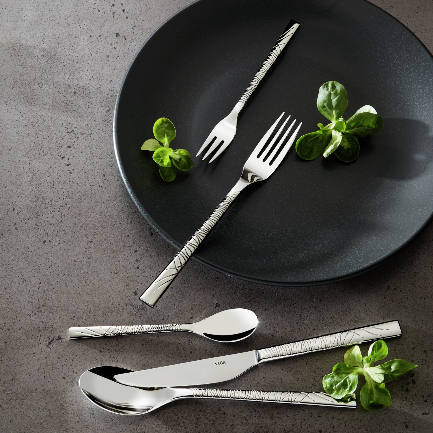 VEGA Monastir Table Spoon, 18/10 Chrome-Nickel Stainless Steel, Mirror Polished with Decorative Wave Relief, 20.5 cm, Silver