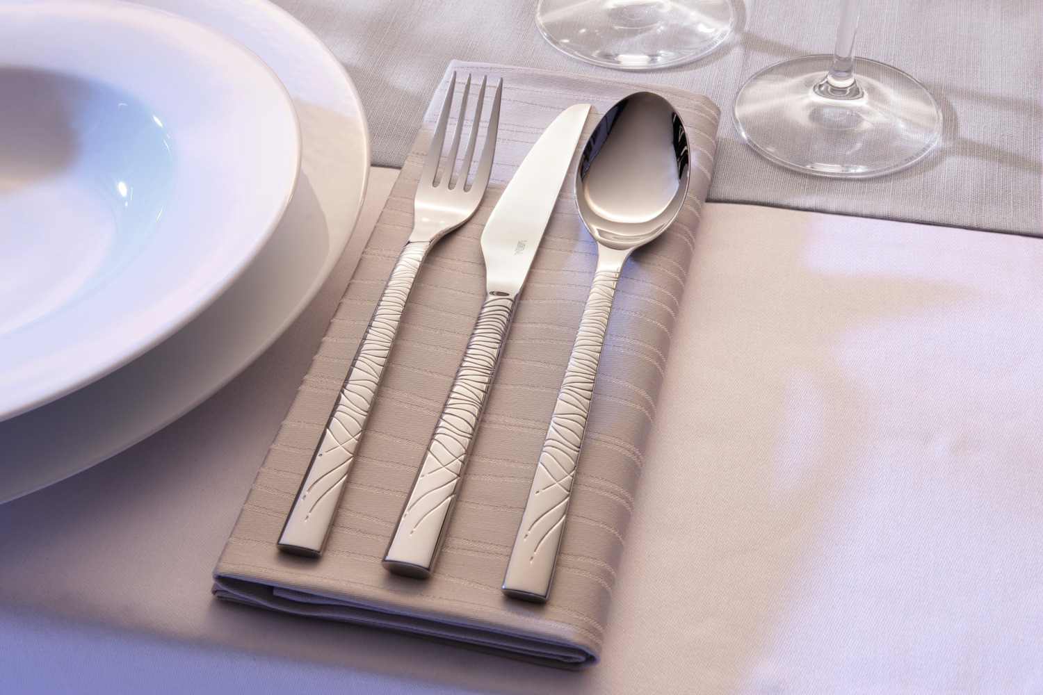 VEGA Monastir Table Spoon, 18/10 Chrome-Nickel Stainless Steel, Mirror Polished with Decorative Wave Relief, 20.5 cm, Silver