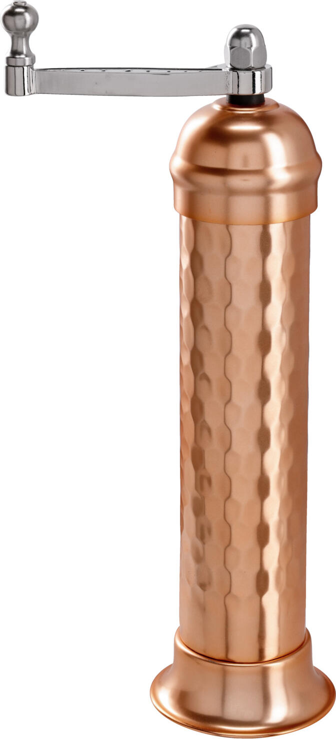 VEGA LUSINI Solutions GmbH Salt mill Serio Salzmühle Serio Salt mill Serio; 6x24.2 cm (ØxH); copper Salzmühle Serio; 6x24.2 cm (ØxH); kupfer Copper salt mill with a hammered finish and an antique turning element like an old coffee grinder. Features a ceramic grinder. The content is marked with an "S" or "P" on the adjustment screw at the top. Salzmühle aus Kupfer in Hammerschlagoptik und mit einem antiken Drehelement wie bei einer alten Kaffeemühle. Verfügt über ein Keramik-Mahlwerk. Der Inhalt wird über ein „S“ oder „P“ auf der Einstellschraube oben gekennzeichnet.