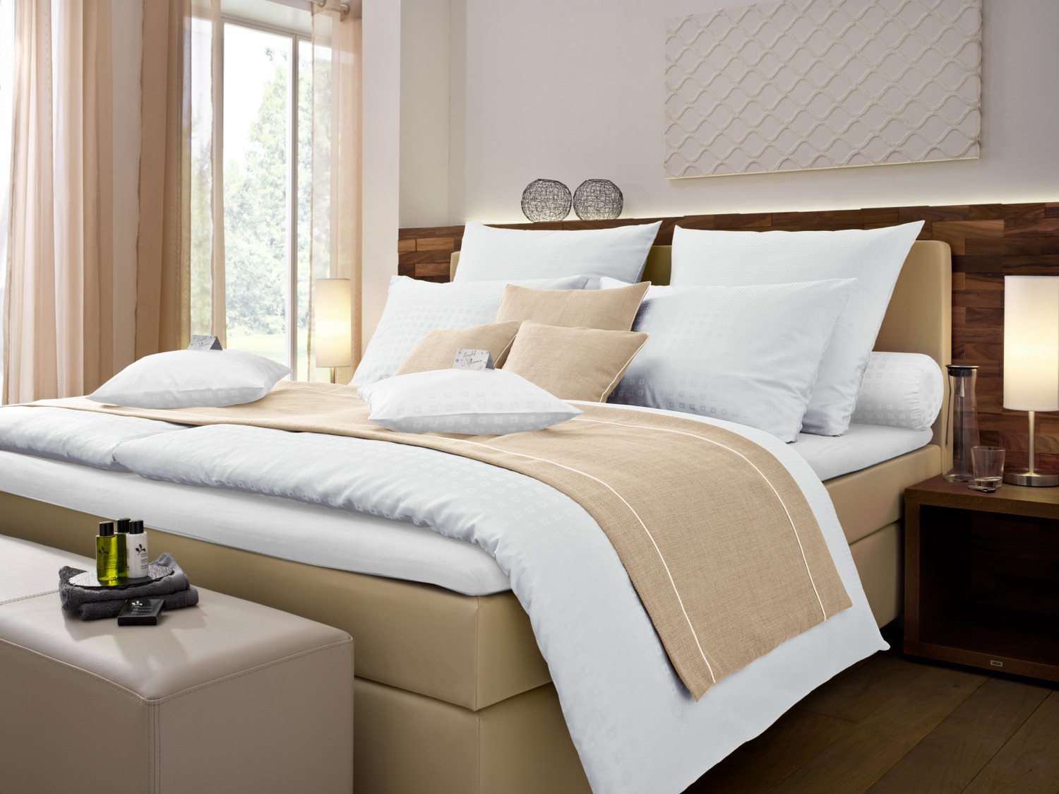 ERWIN M. LUSINI Cube Pillow Cover, 100% Cotton Damask, 210 TC, 70x90 cm, White, Industrial Laundry Zipper, OEKO-TEX Standard 100