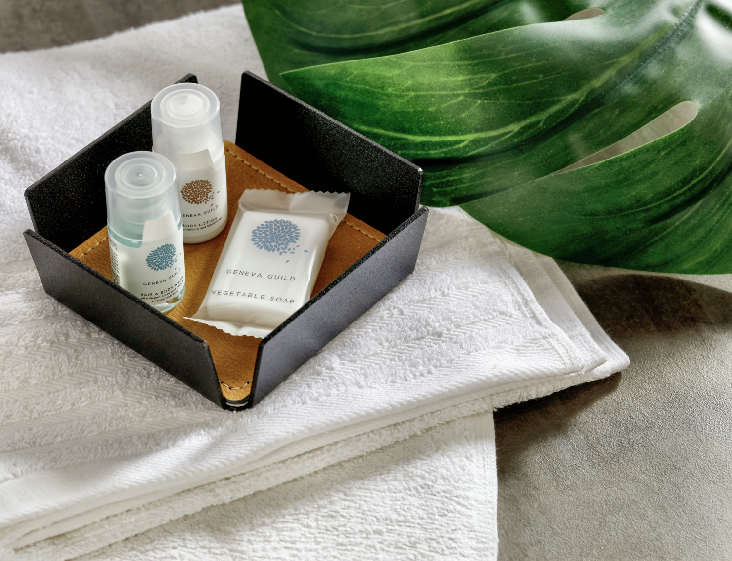 Geneva Guild Vegetable Soap Bar, Vegan-Friendly, Dermatologically Tested, White, 20g, Individually Wrapped Hotel Guest Amenity
