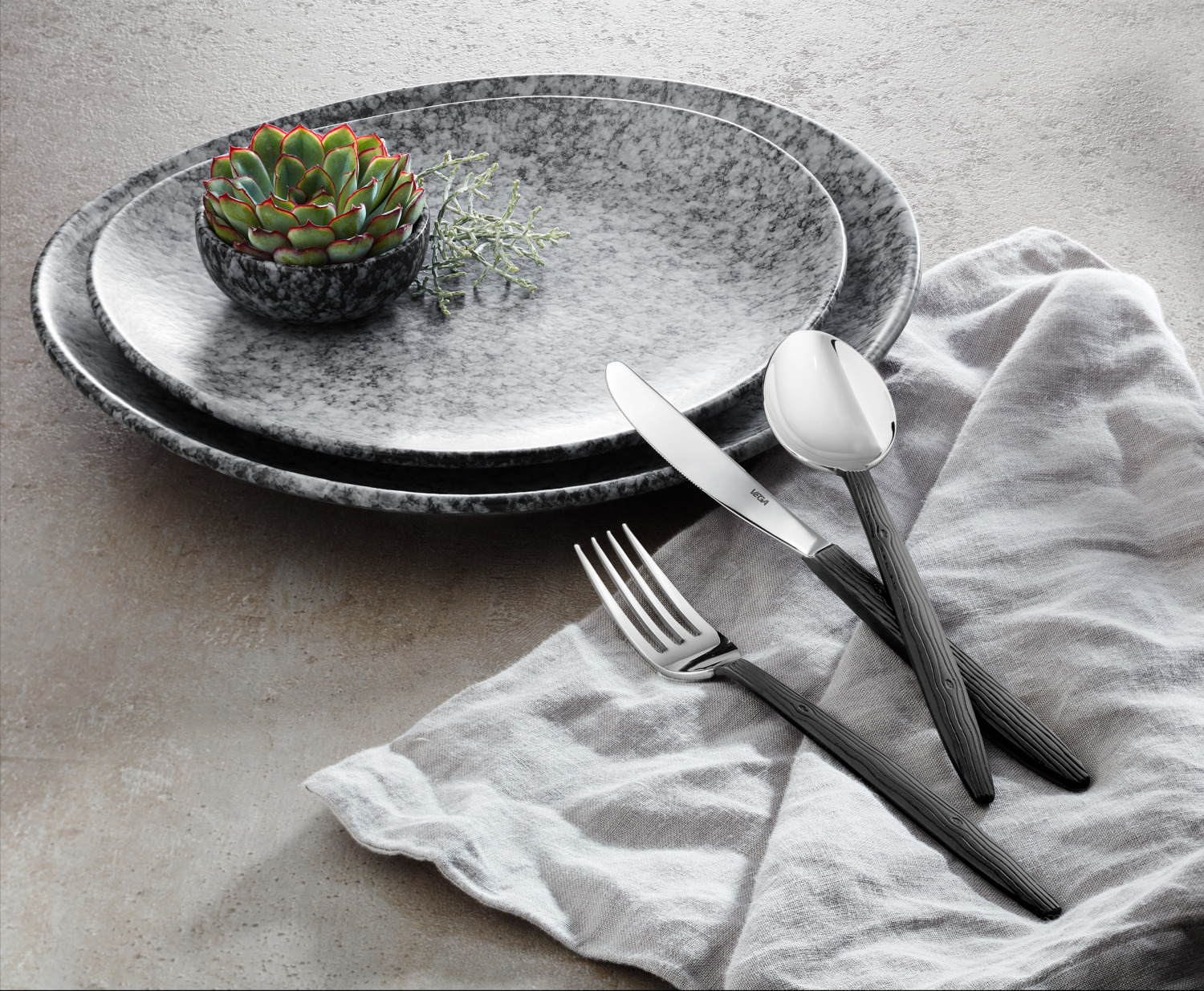 VEGA Mamoro Organic Flat Plate, Porcelain, 20 x 17.5 x 2.5 cm, Rimless, Dishwasher and Microwave Safe, Handmade Feel
