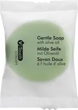 V-Touch LUSINI Solutions GmbH Hotel soap Concept Hotelseife Concept Hotel soap Concept; green/transparent; 480 piece / pack Hotelseife Concept; grün/transparent; 480 Stück / Pack The fruity, mild soap from the V-Touch Concept series is a caring all-rounder for your guest bathroom. It is ideal for mild cleansing of hands, face and body and scores with its mild foaming and caring properties. The round bar of soap contains plant extracts of olive oil and caresses the senses with its delicate fragrance composition. Dermatologically tested. The 15 g hand soap is individually packaged in a transparent packet. Die fruchtig milde Seife der Serie V-Touch Concept ist ein pflegender Allrounder für Ihre Gästebadezimmer. Es ist bestens zur milden Reinigung von Händen, Gesicht und Körper geeignet und punktet mit seinen mild schäumenden und pflegenden Eigenschaften. Das runde Seifenstück enthält pflanzliche Extrakte von Olivenöl und streichelt die Sinne mit seiner zarten Duftkomposition. Dermatologisch getestet. Die 15 g Handseife ist einzeln im transparenten Päckchen verpackt.