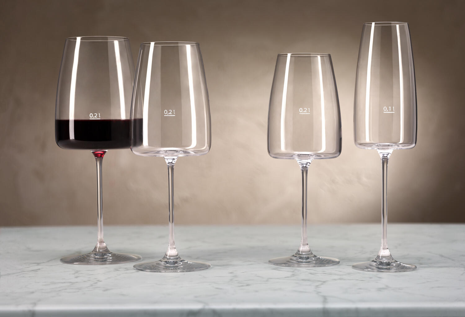 Pahar de Sampanie VEGA Lotta, Cristal de Inalta Calitate, 340ml, Goblet Subtire de 25cm cu Marcaj de Calibrare 0.1l, Rezistent la Masina de Spalat