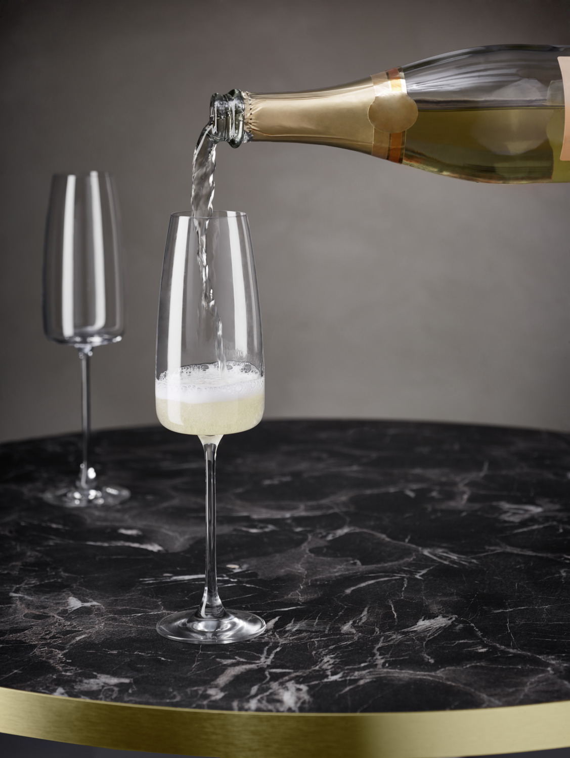 Pahar de Sampanie VEGA Lotta, Cristal de Inalta Calitate, 340ml, Goblet Subtire de 25cm cu Marcaj de Calibrare 0.1l, Rezistent la Masina de Spalat