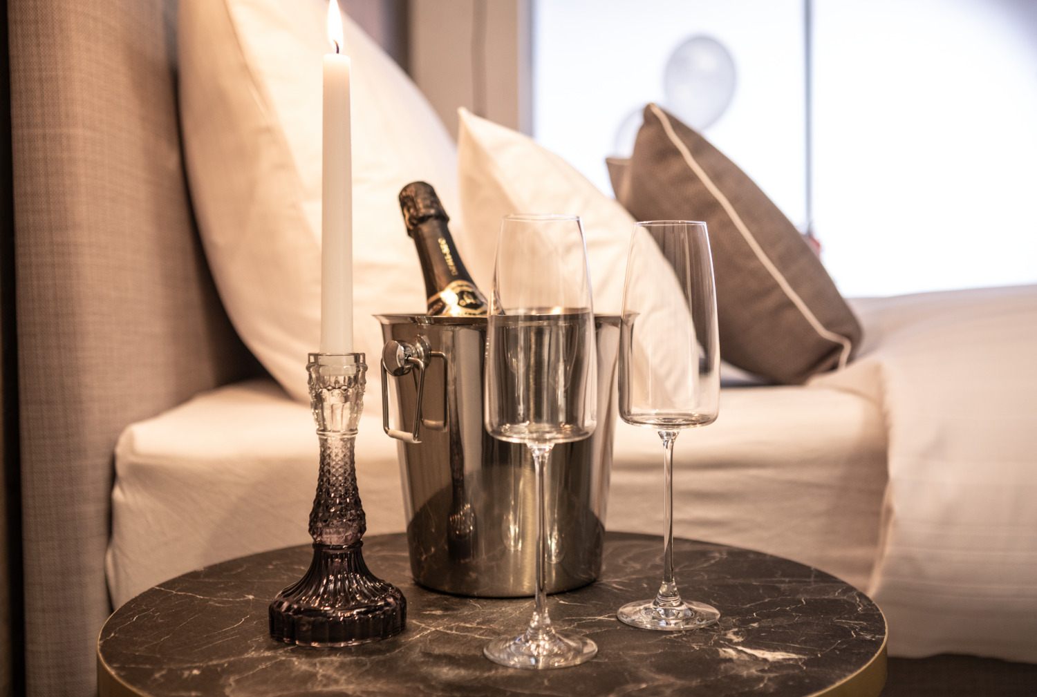 Pahar de Sampanie VEGA Lotta, Cristal de Inalta Calitate, 340ml, Goblet Subtire de 25cm cu Marcaj de Calibrare 0.1l, Rezistent la Masina de Spalat