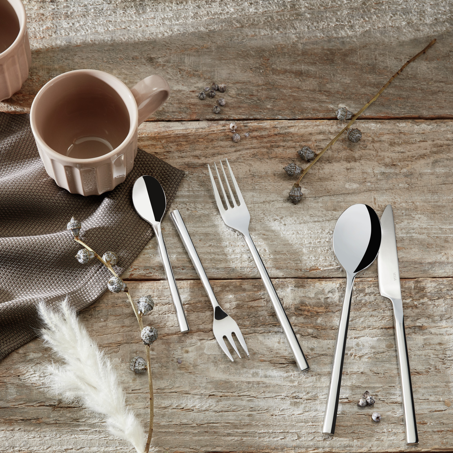 VEGA London Starter Dessert Fork, 18/0 Chrome Stainless Steel, Rust-proof, Mirror Polished, Silver, 18.3 cm