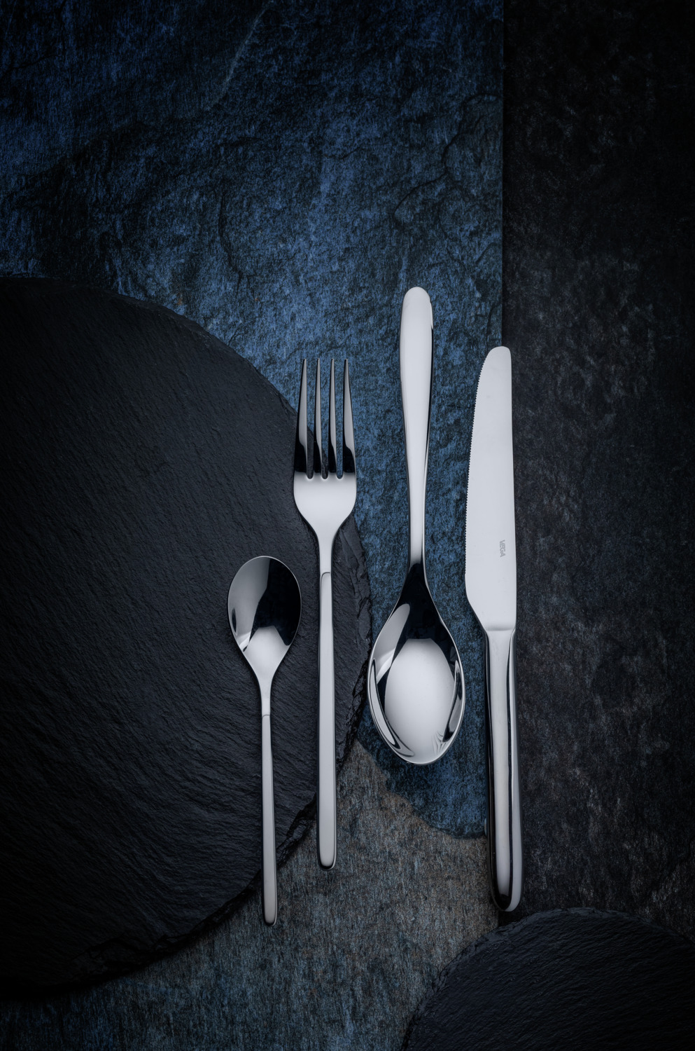 VEGA Toulon Table Fork, 18/10 Chrome-Nickel Stainless Steel, Mirror Polished, Rustproof, Dishwasher Safe, Slim Handle, 20.5 cm, Silver