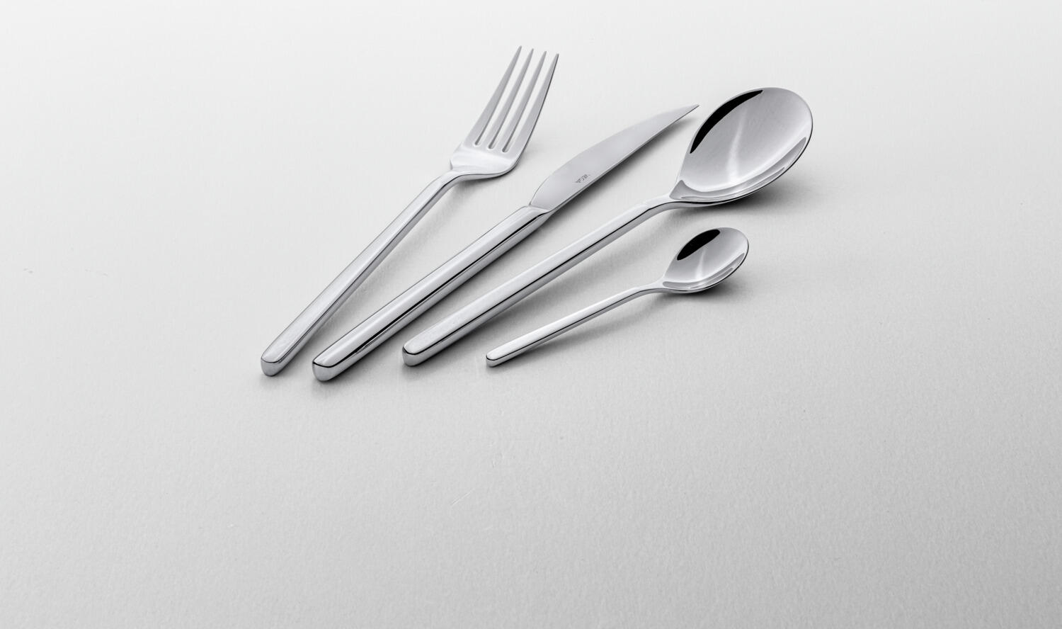 VEGA Toulon Table Fork, 18/10 Chrome-Nickel Stainless Steel, Mirror Polished, Rustproof, Dishwasher Safe, Slim Handle, 20.5 cm, Silver