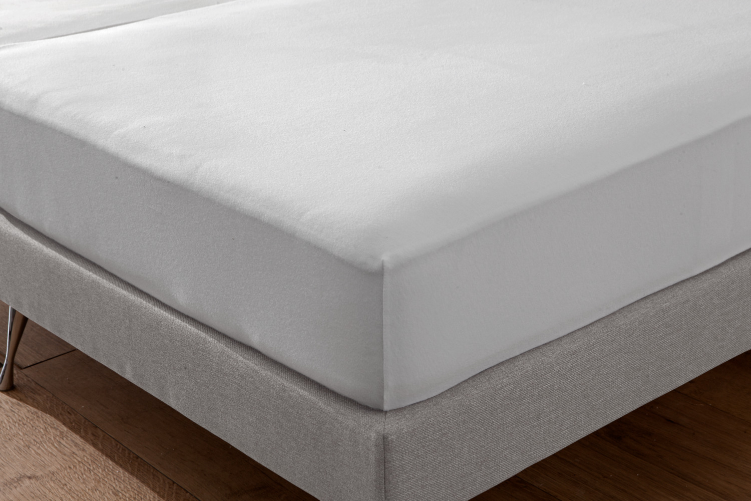 ERWIN M. Louisianna Cearafa cu Elastice, 100% Bumbac Interlock Double Jersey, 90-100 x 190-200 cm, Inaltime Saltea pana la 40 cm, OEKO-TEX Standard 100, Alb