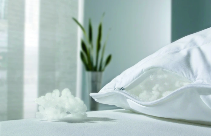 LUSINI Yukon Fibre Pillow, 65x65 cm, Super-Siliconised Hollow Polyester Filling, White Cotton Satin Cover, Adjustable Filling, Breathable