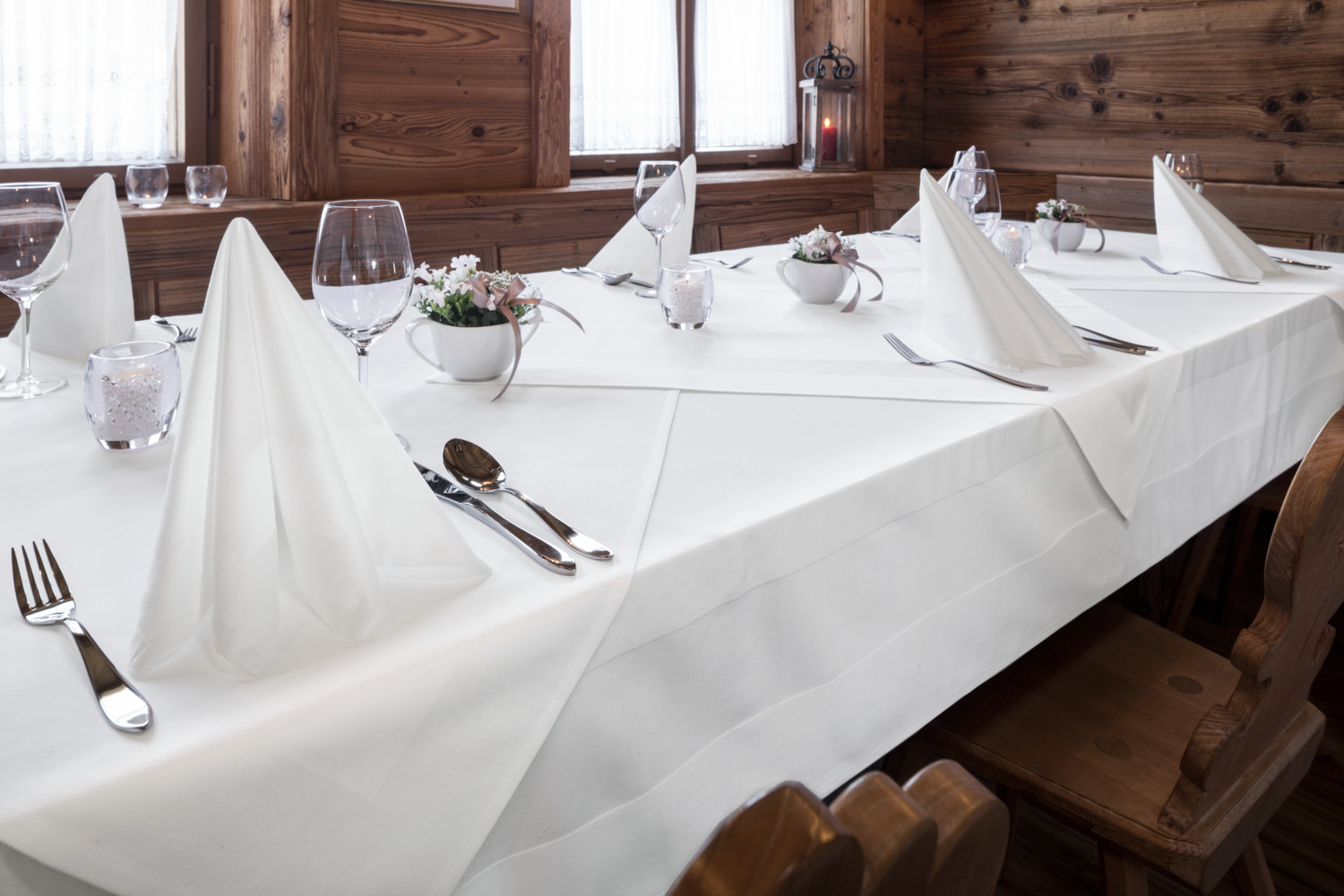 ERWIN M. LUSINI Atlanta-Fox Rectangular Tablecloth, 100% Mercerized Cotton Damask, 130 x 190 cm, White, Boil-proof and Chlorine-resistant