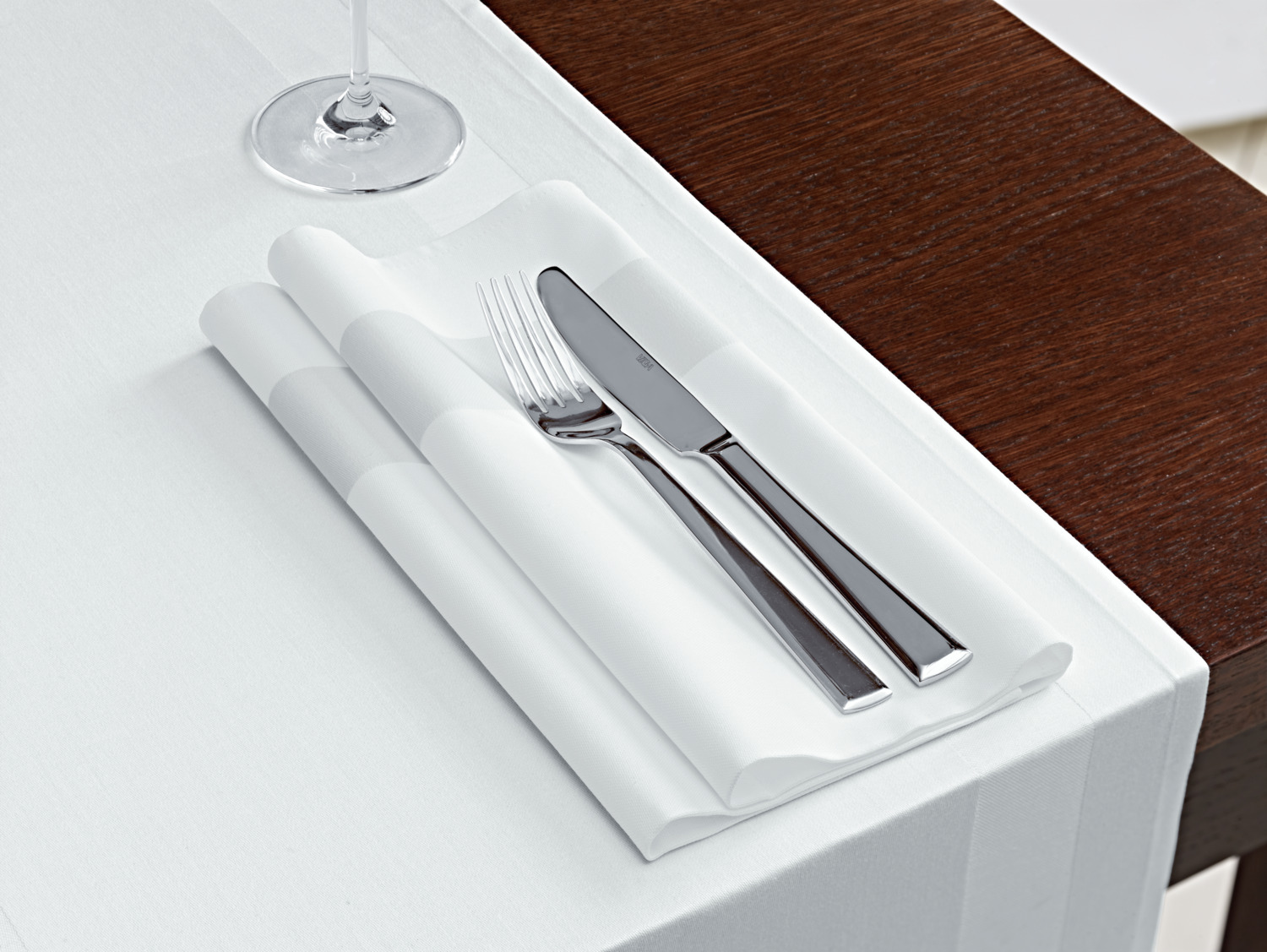 ERWIN M. LUSINI Atlanta-Fox Rectangular Tablecloth, 100% Mercerized Cotton Damask, 130 x 190 cm, White, Boil-proof and Chlorine-resistant