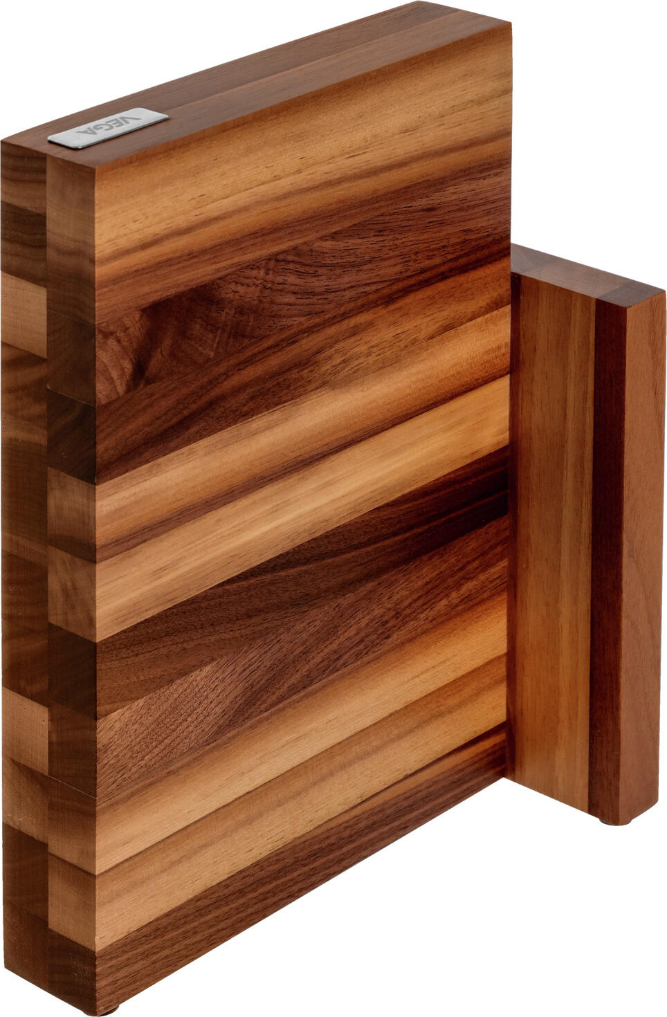 VEGA LUSINI Solutions GmbH Knife block Pablo Messerblock Pablo Knife block Pablo; 20x13x26.5 cm (LxWxH); walnut natural Messerblock Pablo; 20x13x26.5 cm (LxBxH); walnuss natur Classic free-standing knife block for approx. 10 knives with max. blade length of 26 cm. Made of oiled walnut wood with an eye-catching grain pattern. Magnets throughout the knife block, so that knife blades can be held securely in place on all sides. Soft feet on the bottom protect the kitchen countertop. For natural wood, gentle cleaning by hand is recommended. Puristischer Messerblock, freistehend für ca. 10 Messer bei max. Klingenlänge von 26 cm. Aus geöltem Walnuss-Holz mit prägnanter Maserung. Mit Magneten durchzogen, sodass an allen Seiten Messerklingen fest anhaften können. Weiche Füßchen auf der Unterseite schonen die Küchen-Arbeitsplatte. Bei Naturholz empfiehlt sich eine schonende Handreinigung.