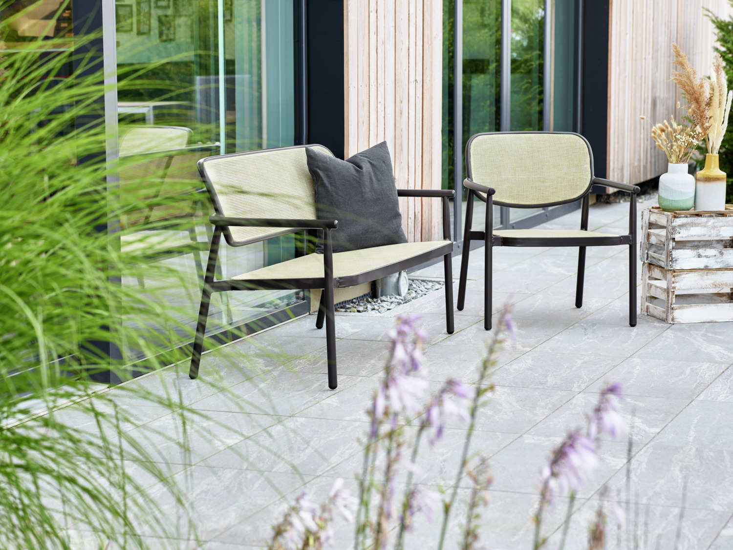 Scaun exterior lounge VEGA Candia, cadru aluminiu vopsit electrostatic, scaun polyrattan imitare ratan, rezistent la intemperii, stivuibil, 80x67x68 cm