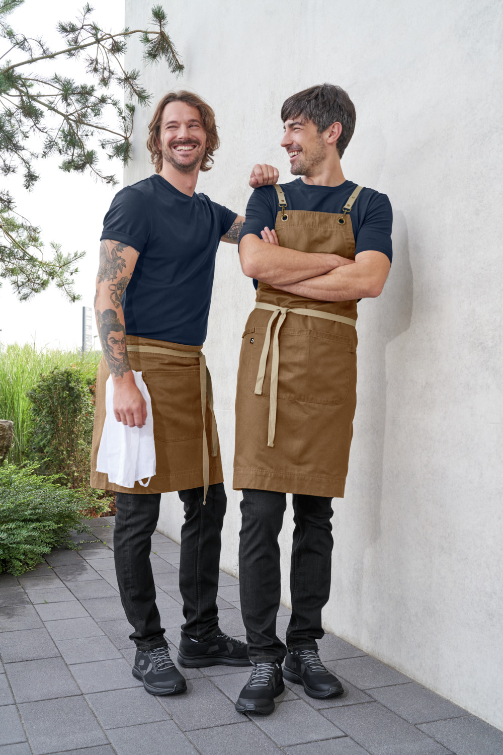 JOBELINE Ben Waist Apron, 50x80 cm, Sand Beige, Cotton-Polyester Blend, PU Coating, Tablet Pocket, Pen and Tea Towel Loops
