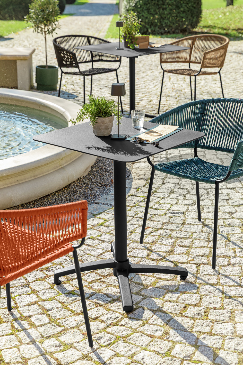 VEGA Taipa Outdoor Aluminum Table, Square Folding Top, Powder Coated, Rust-proof and UV-resistant, 60x60x72 cm, Black
