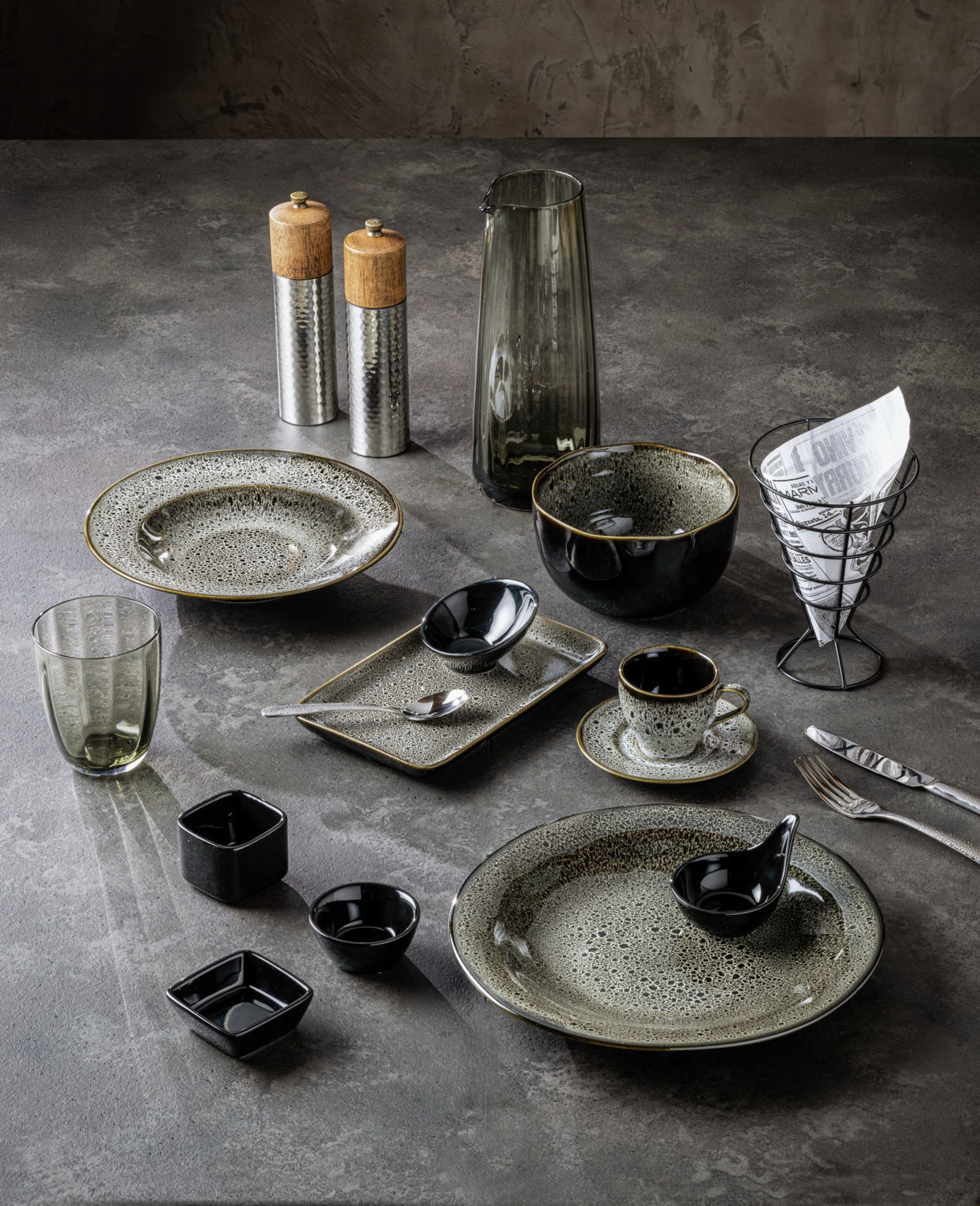 VEGA Nano deep Stoneware Plate, Black, Reactive Glaze Round Dish with Irregular Edges, 24 cm Diameter, Dishwasher and Microwave Safe