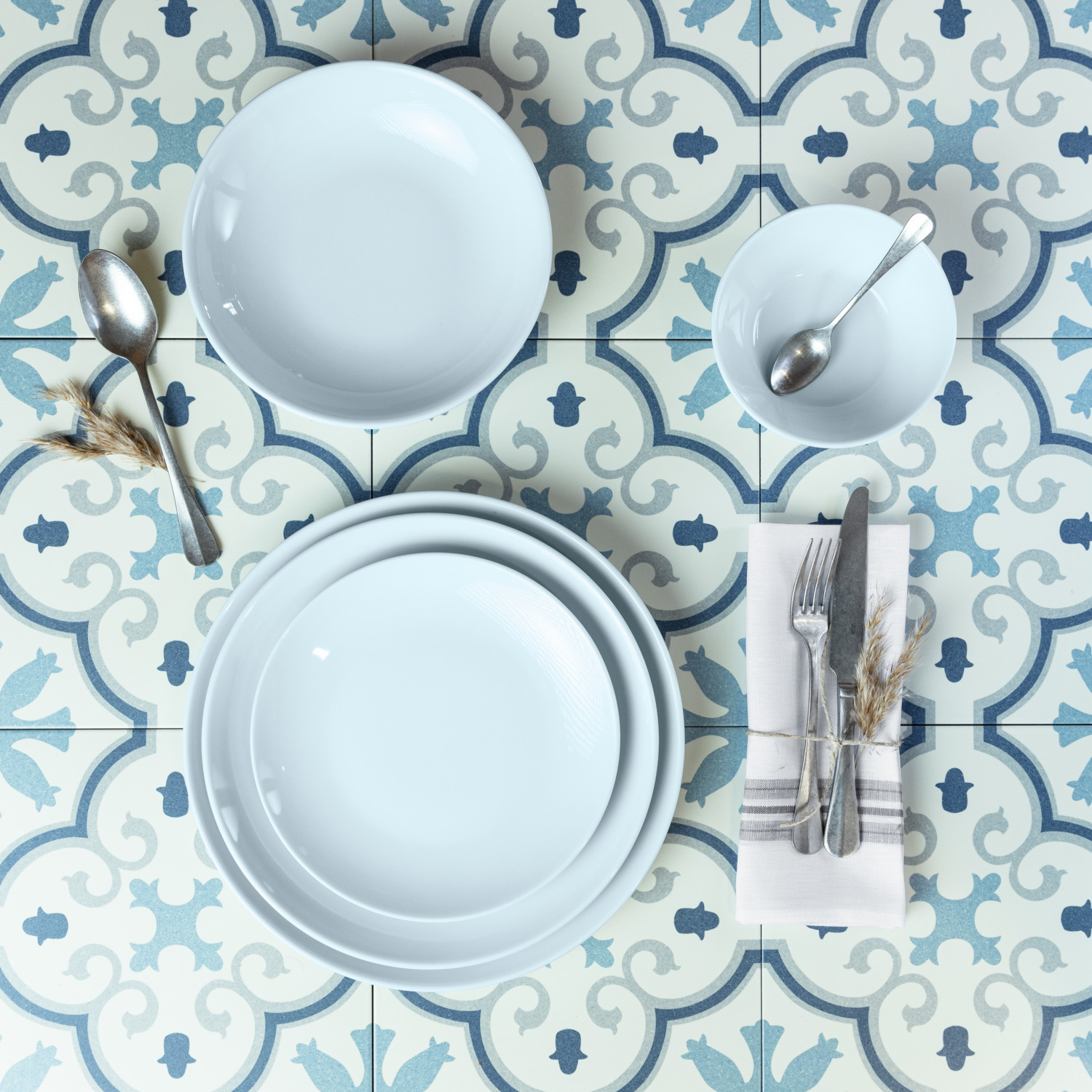 VEGA Ponta Flat Plate, 27.5 cm White High-Quality Porcelain, Round Reinforced Rim, Dishwasher and Microwave Safe