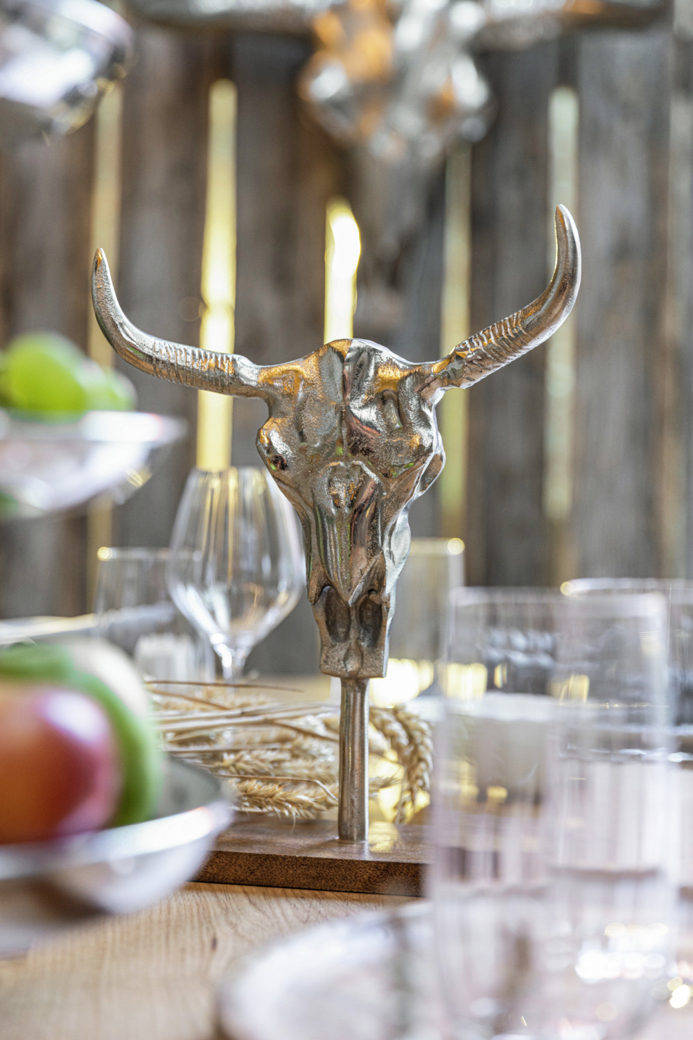 Vega Aki Decorative Bull's Head Sculpture, Aluminum Head with Mango Wood Base, Silver and Brown, 25 x 32 x 10 cm