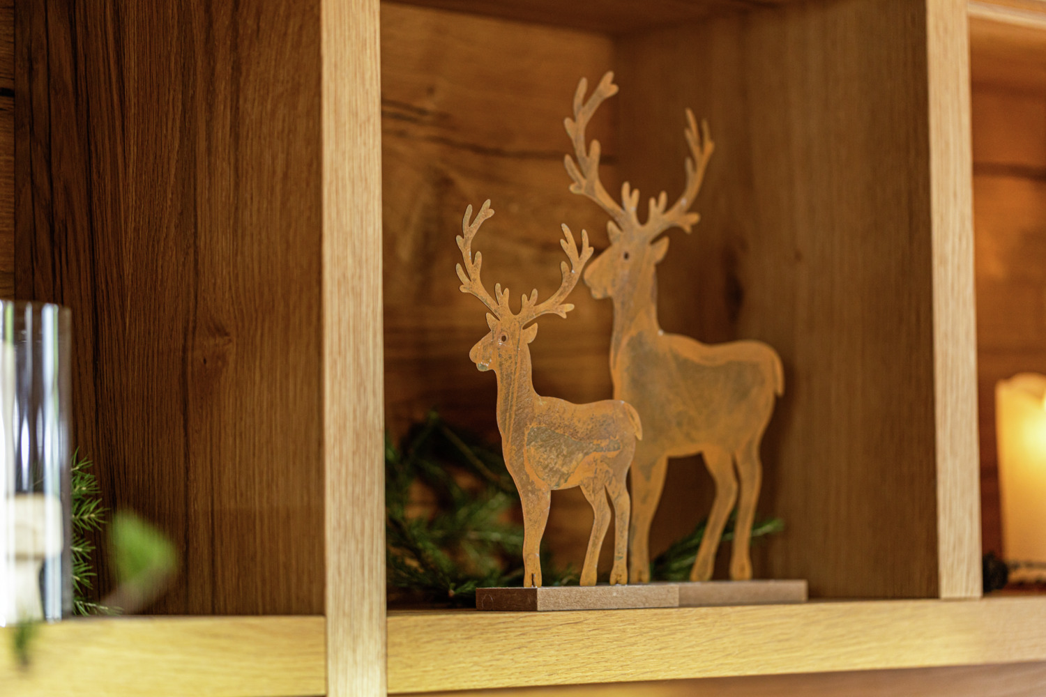 Vega Agan Deer Decoration, Metal and Wood Figurine with Rusted Look Finish, Brown Natural Color, 14 x 5 x 21.5 cm