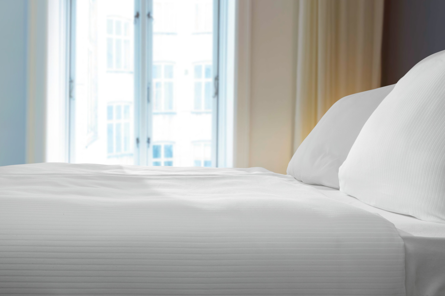 ERWIN M. LUSINI Venedig Bedding Set, 100% Cotton Damask Stripe, 180 TC, Hotel Closure, White, 140x200 cm Duvet Cover, 70x90 cm Pillowcase, OEKO-TEX Standard 100