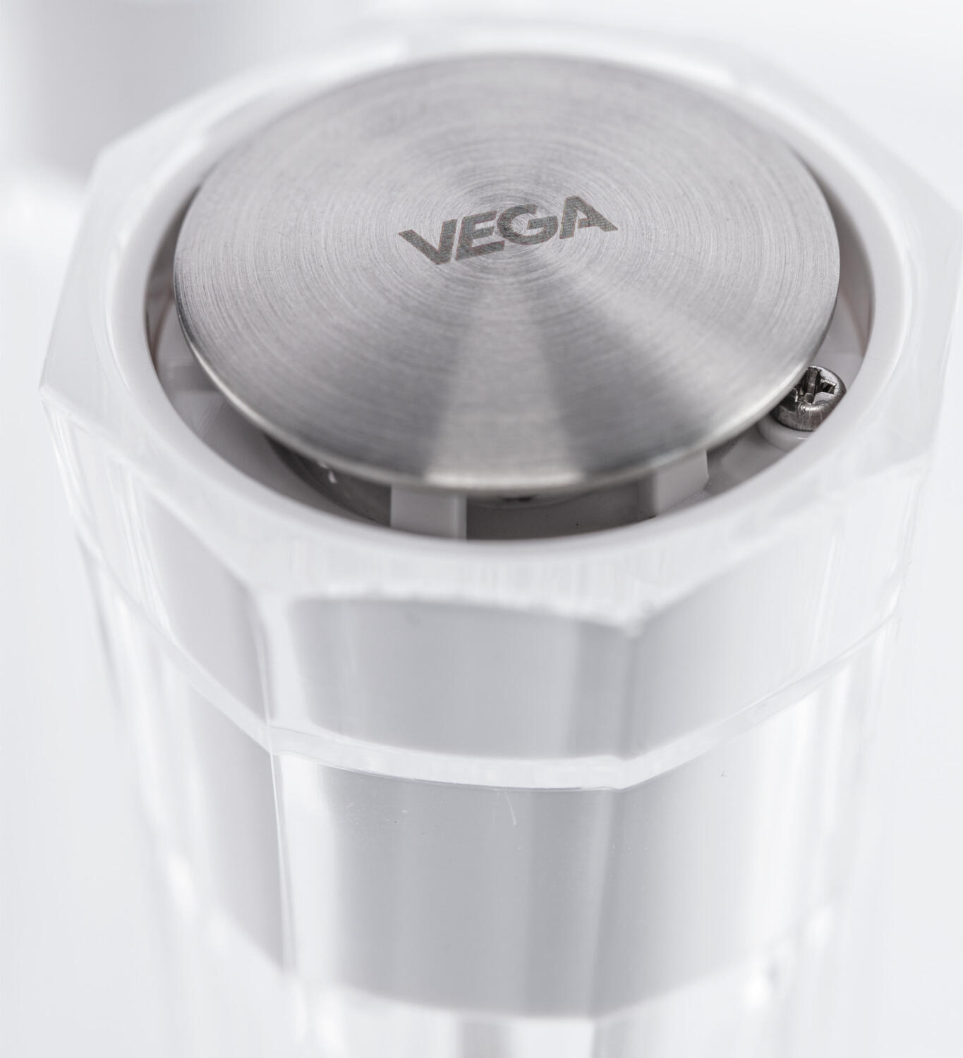 Мельница для соли VEGA Juki, акриловый корпус, керамический механизм, крышка из нержавеющей стали, верхний помол, 5.7x20.3 см, серебристый/прозрачный
