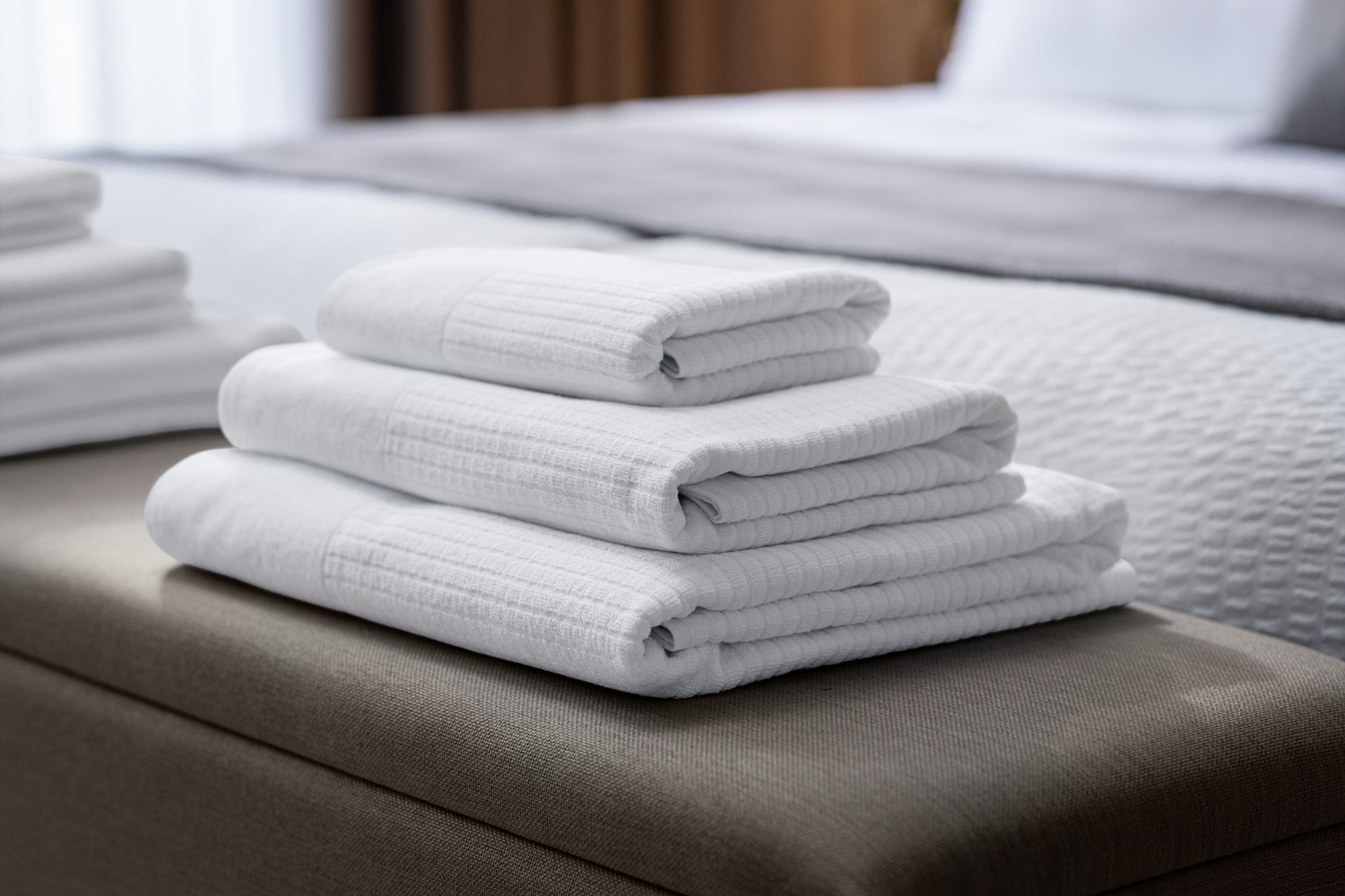 Prosop de Sauna ERWIN M. LUSINI Alassio, Alb, 100% Bumbac Terry Răsucit, 70 x 200 cm, Standard OEKO-TEX 100, Prosop Wellness si Spa cu Bucla de Agatare
