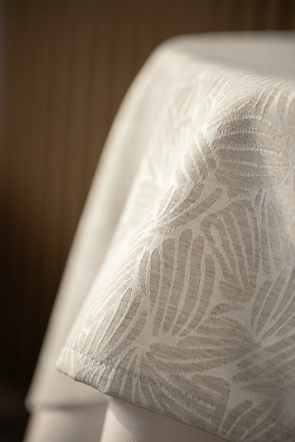 ERWIN M. LUSINI Munera Tablecloth Fabric, 100% Polyester Floral Jacquard, 320 cm Width, Easy-Iron, OEKO-TEX Standard 100, Sand Beige