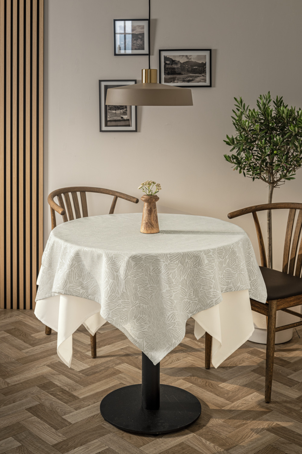ERWIN M. Munera Tablecloth Fabric by the Metre, 100% Polyester Floral Jacquard, 320 cm Width, Easy-Iron, Hard-Wearing, OEKO-TEX Standard 100