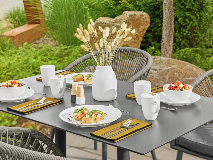 VEGA Wayne Round Flat Plate, White Melamine, 28 cm Diameter, Impact and Breakage Resistant, Dishwasher Safe, Food-Safe