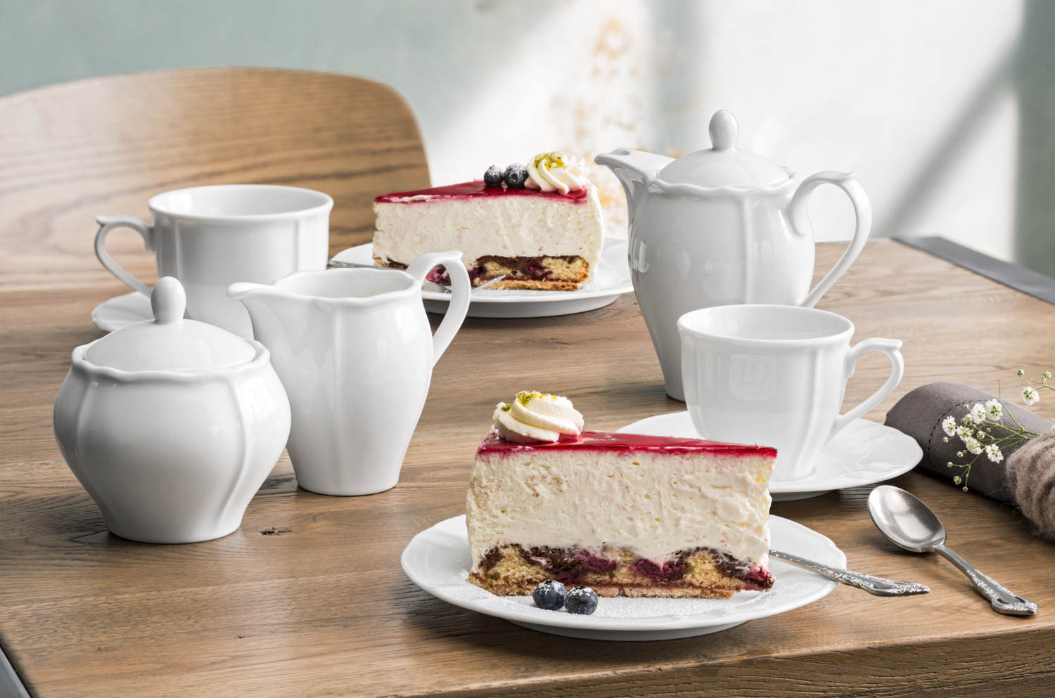 VEGA Amely Porcelain Sugar Bowl with Lid, White, 300 ml, Round with Decorative Relief and Nostalgic Accents, Dishwasher and Microwave Safe