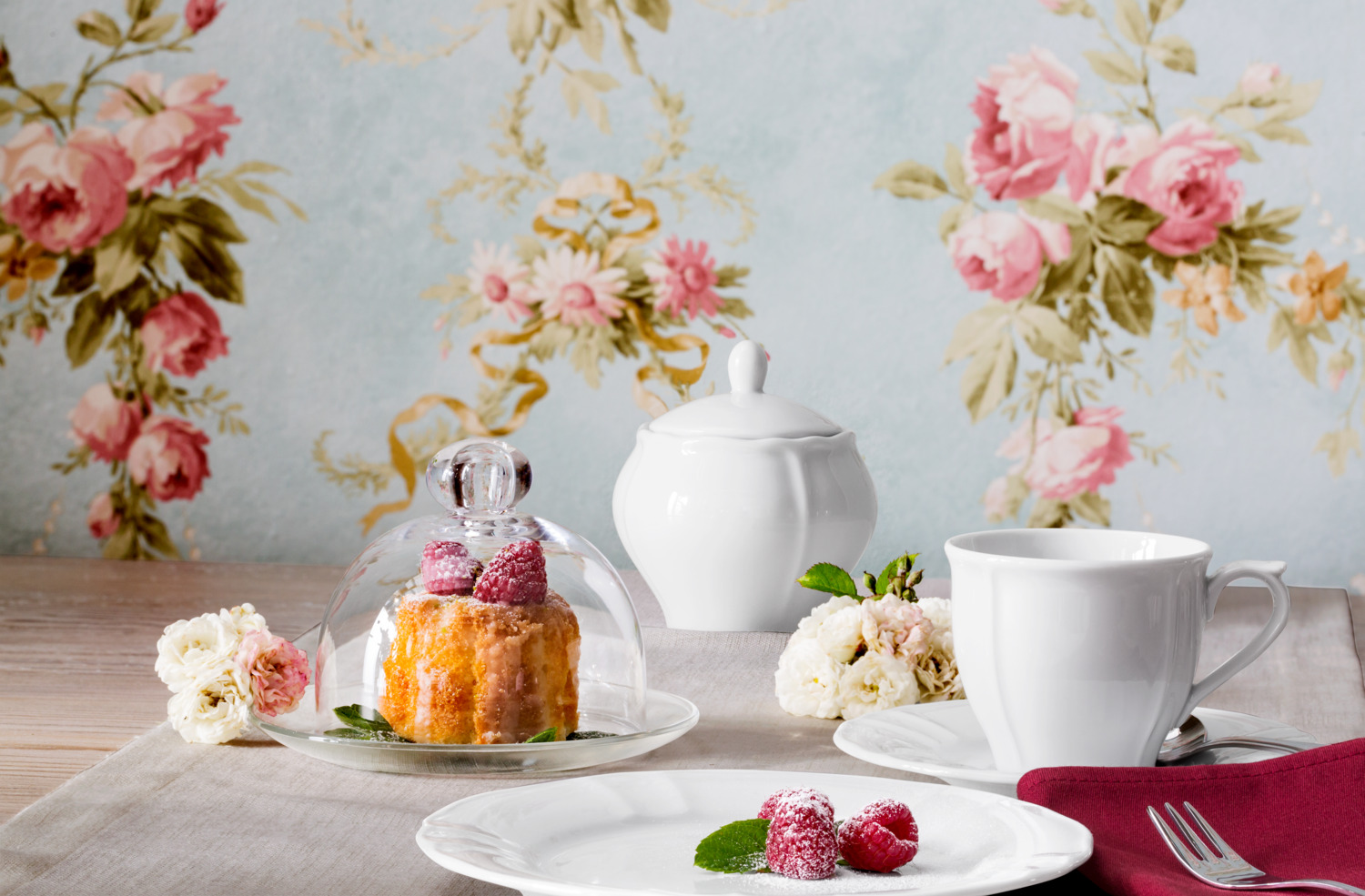 VEGA Amely Porcelain Sugar Bowl with Lid, White, 300 ml, Round with Decorative Relief and Nostalgic Accents, Dishwasher and Microwave Safe