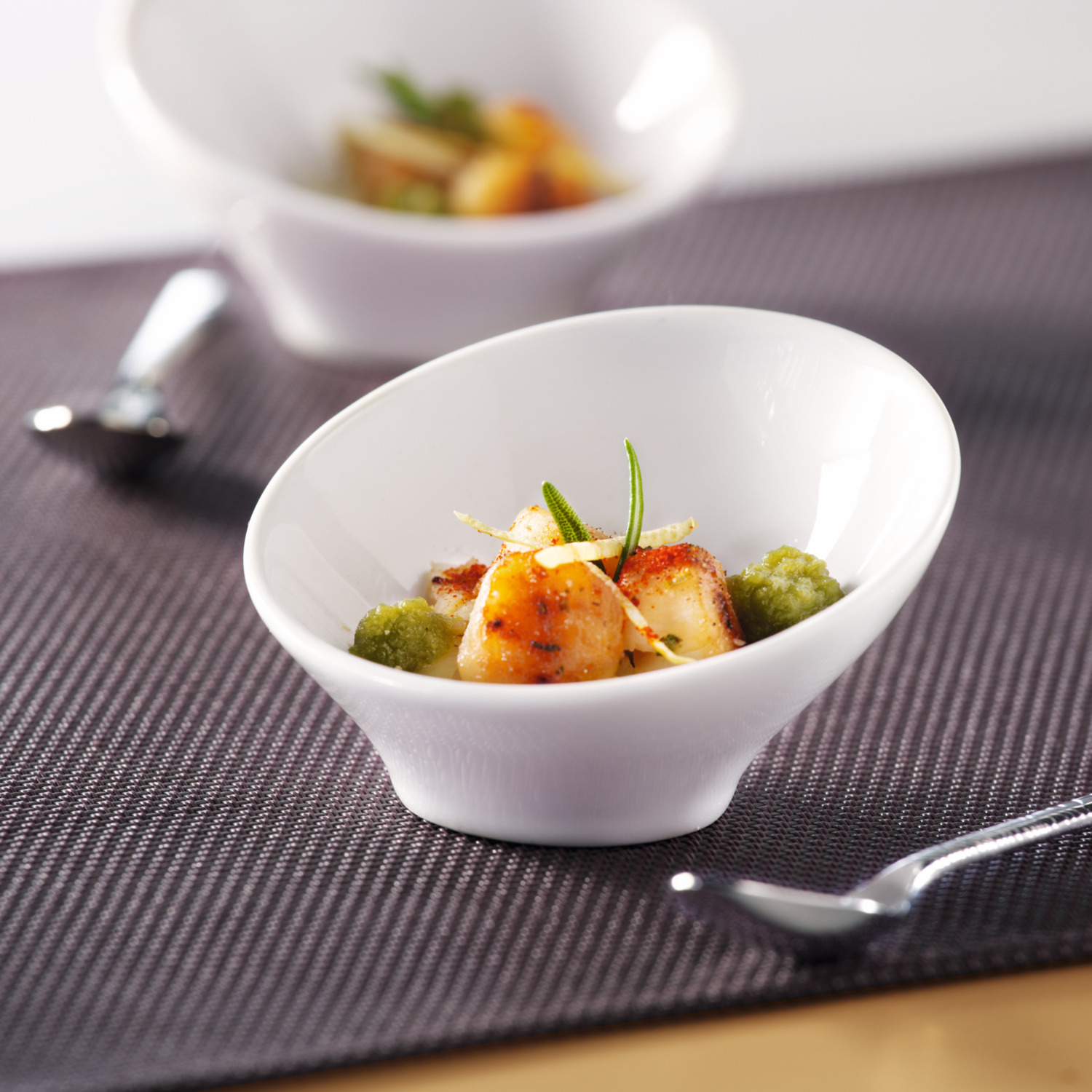 VEGA Pise White Porcelain Mini Bowl Ramekin, 40ml, 8.8cm Diameter, Round Stackable Dish for Professional Catering, Appetizers and Sauces