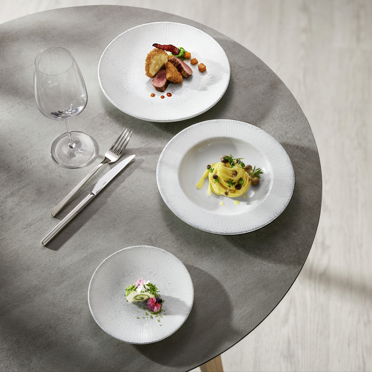 VEGA Caju Porcelain Deep Plate with Rim, 23 cm Diameter, 300 ml Capacity, White/Grey Digital Print, Dishwasher and Microwave Safe