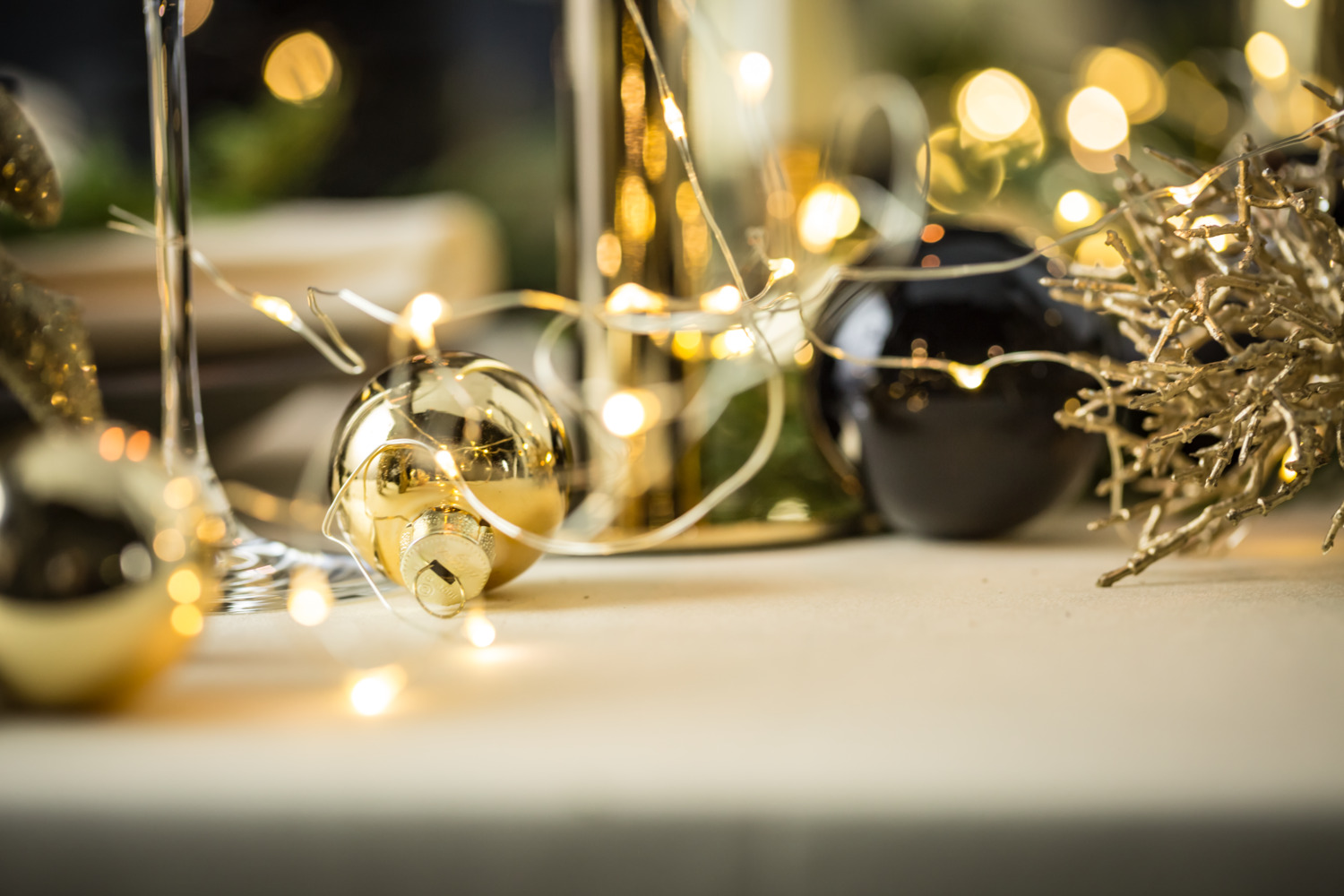 Vega Ananda LED Fairy Lights, 330 cm Battery-Operated Decorative String Lights, Transparent Plastic, 3 AA Battery Powered